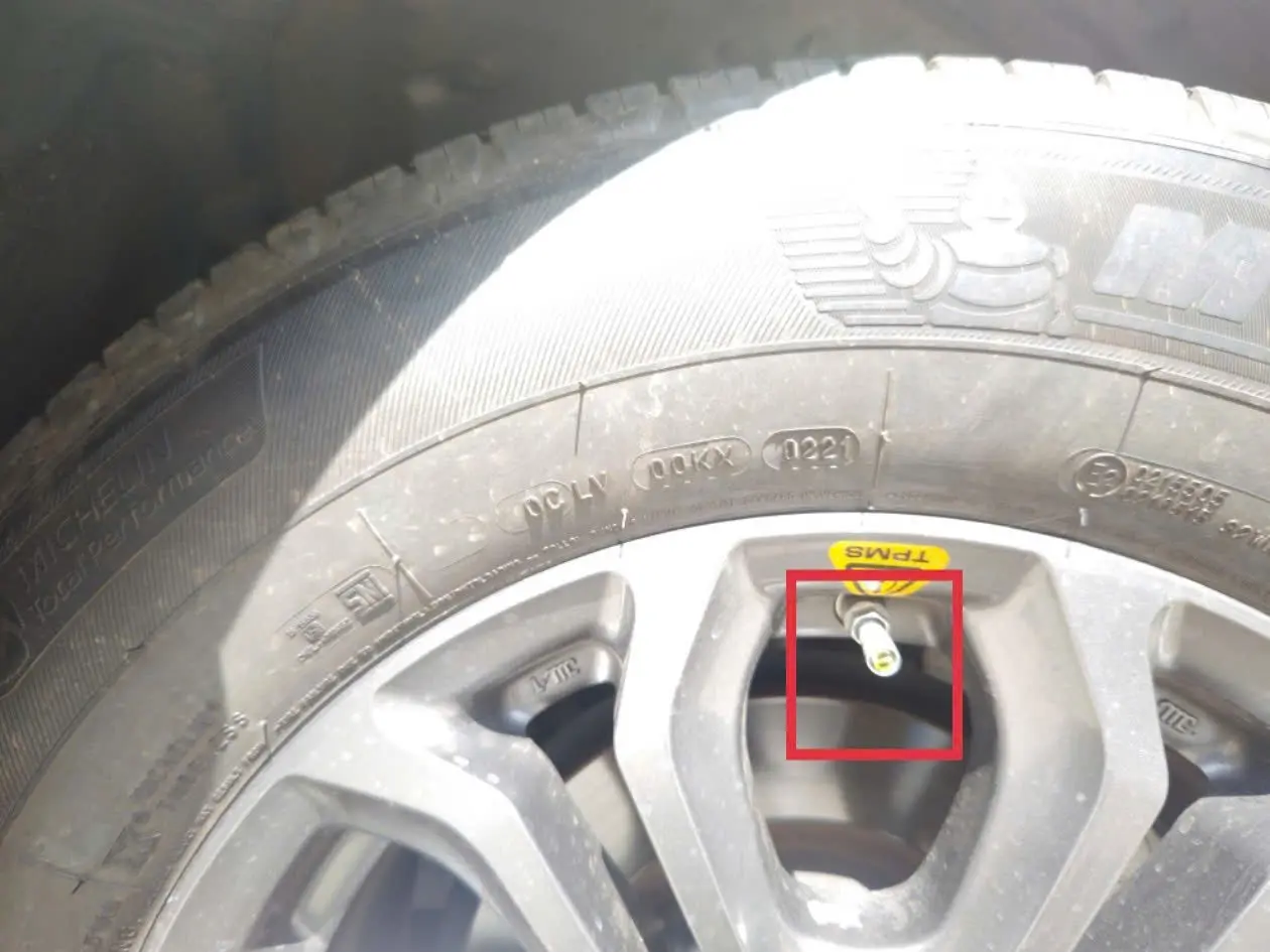 Toyota Fortuner TRD Sportivo 4x2 AT 2015 - Ngoại thất 3