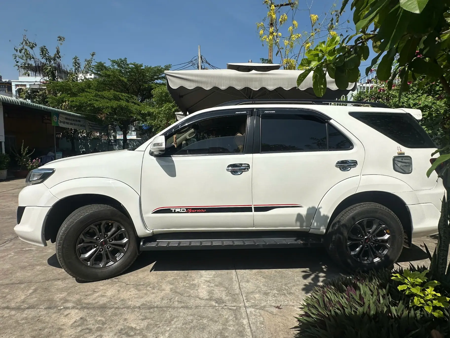 Toyota Fortuner TRD Sportivo 4x2 AT 2015 - Ngoại thất 10