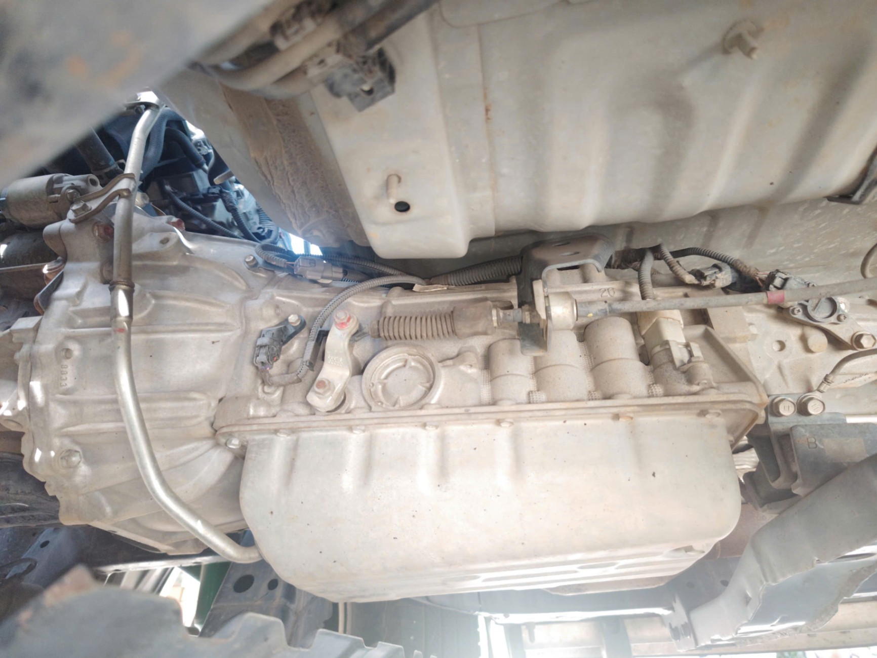 Toyota Fortuner TRD Sportivo 4x2 AT 2015 - Khoang động cơ 5