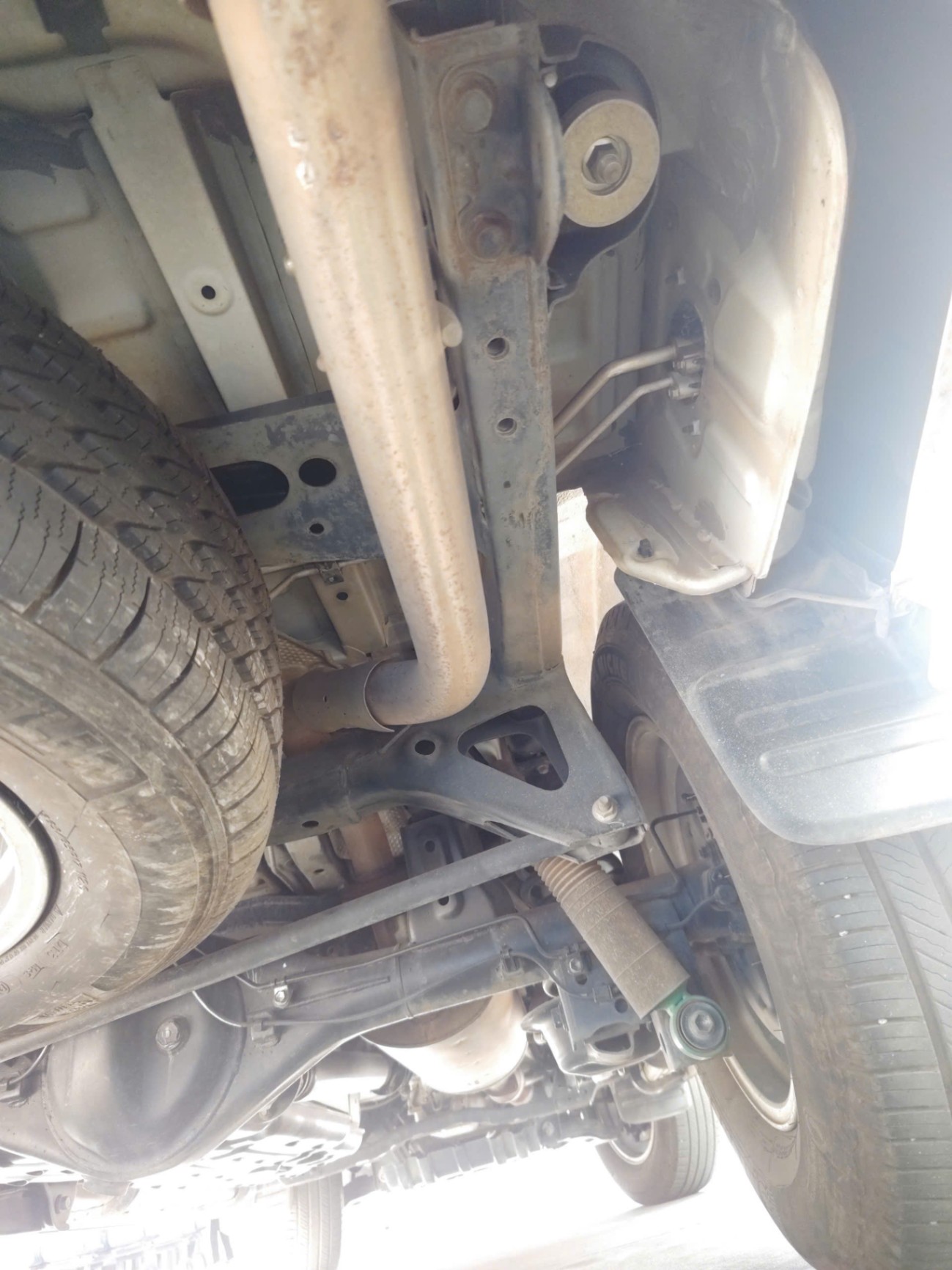 Toyota Fortuner TRD Sportivo 4x2 AT 2015 - Gầm & khung xe 4