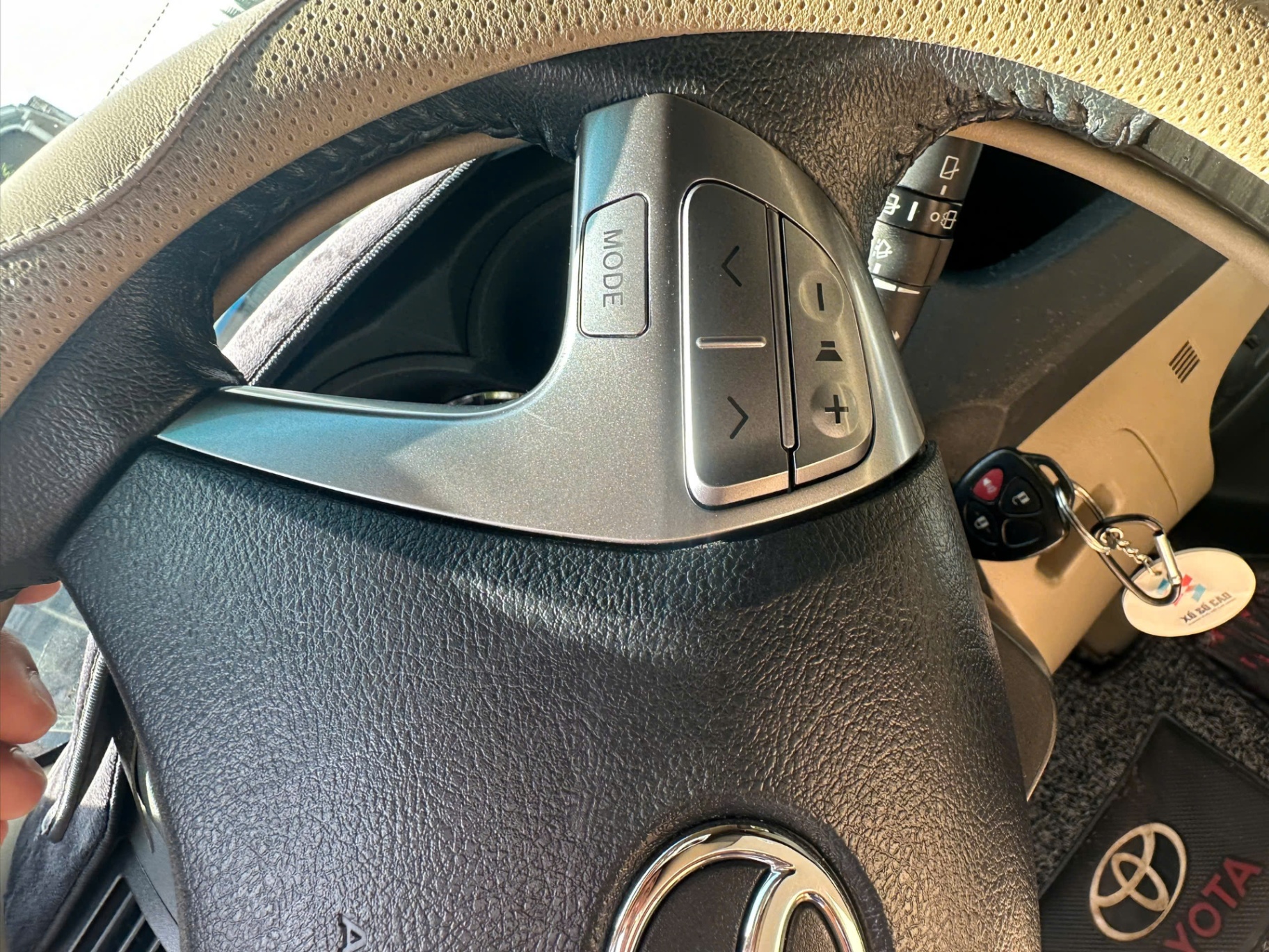 Toyota Fortuner TRD Sportivo 4x2 AT 2015 - Nội thất 8