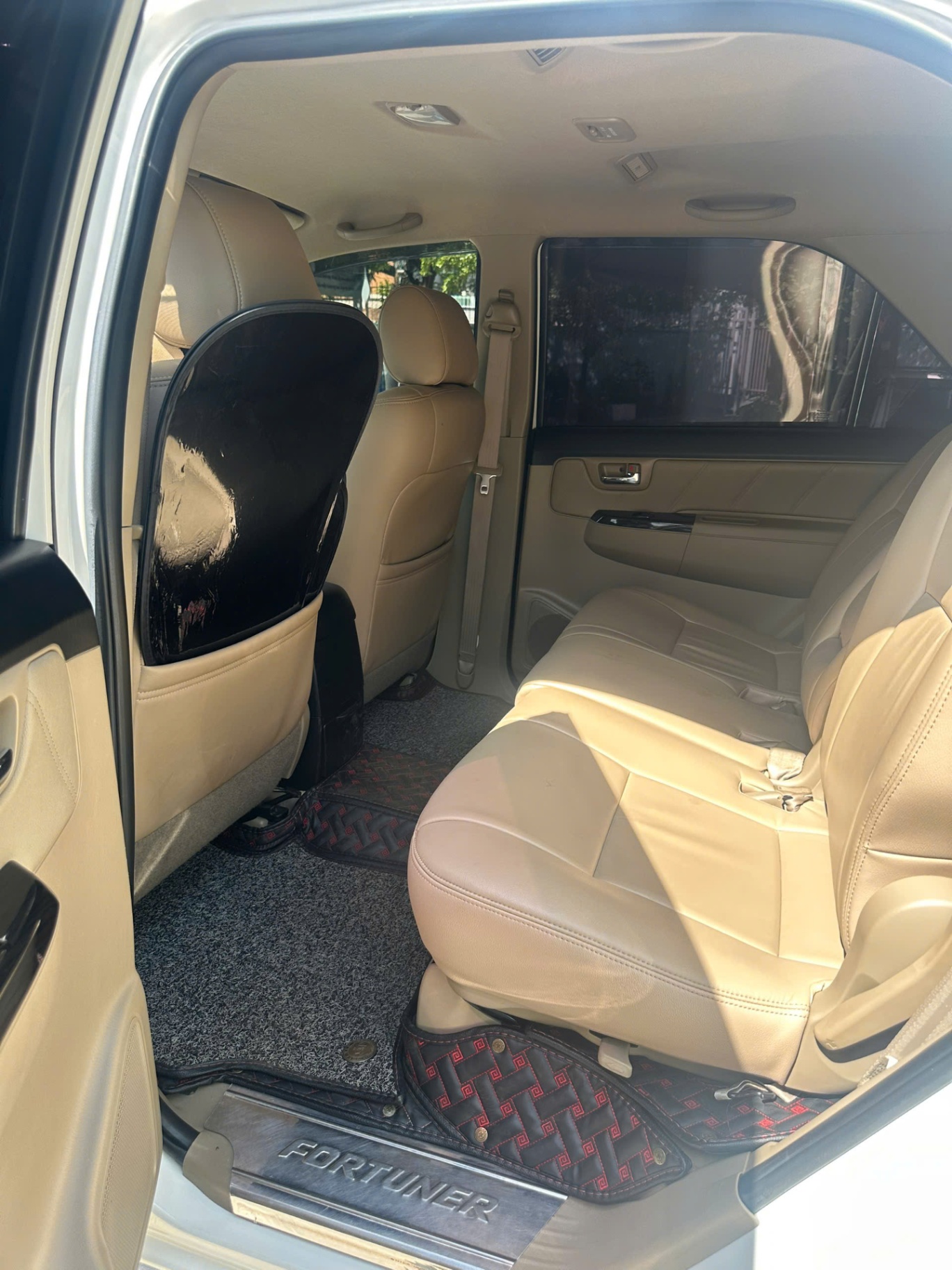 Toyota Fortuner TRD Sportivo 4x2 AT 2015 - Nội thất 9