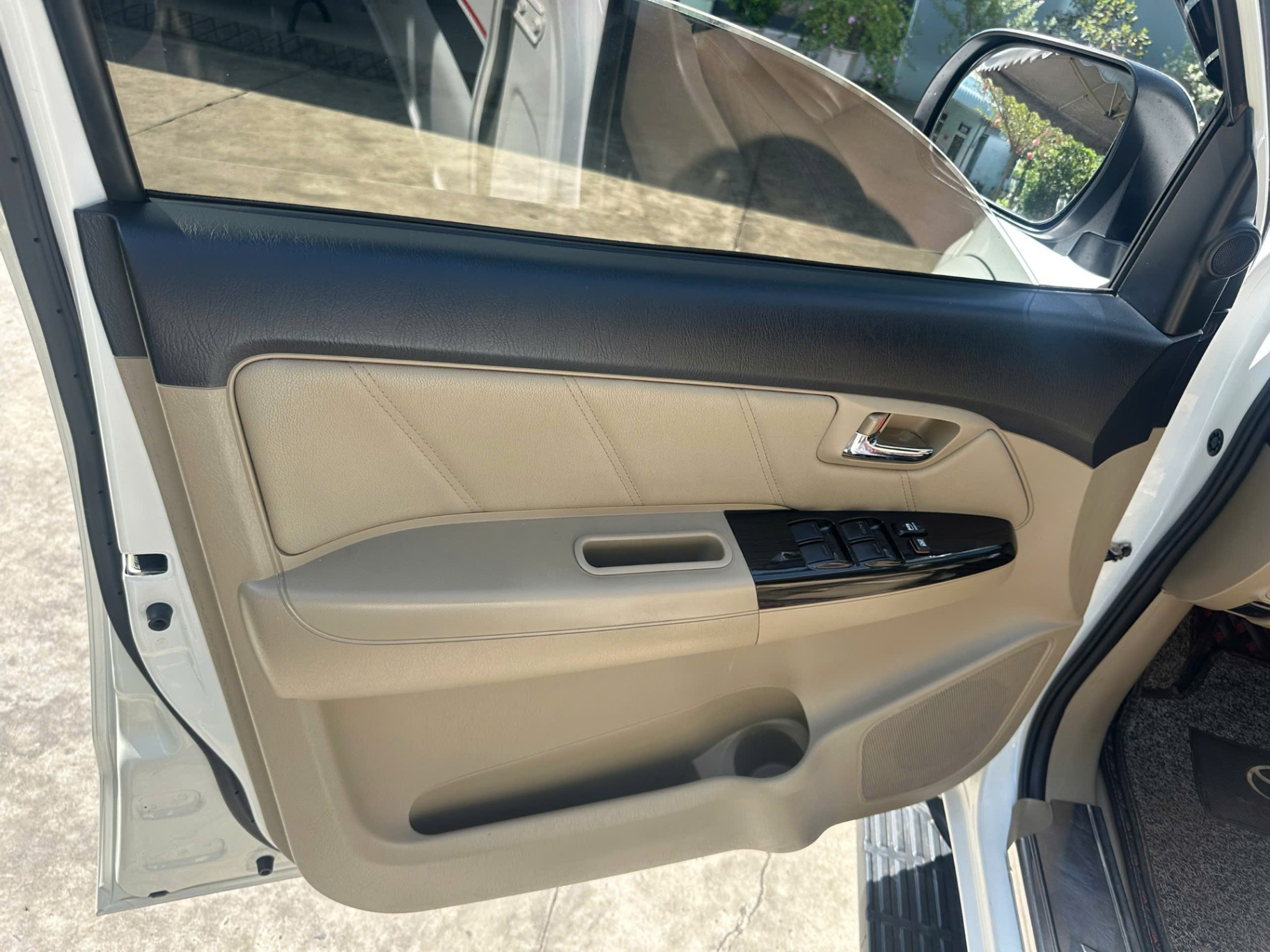Toyota Fortuner TRD Sportivo 4x2 AT 2015 - Nội thất 10
