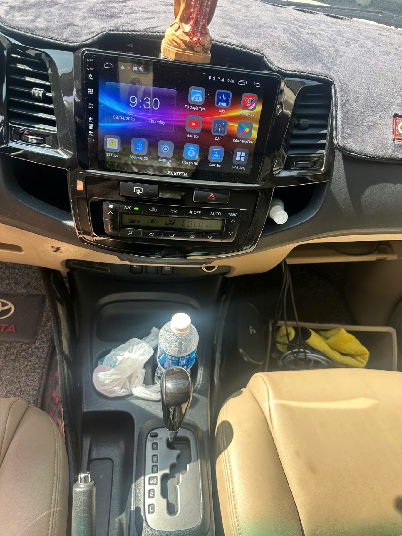 Toyota Fortuner TRD Sportivo 4x2 AT 2015 - Nội thất 12