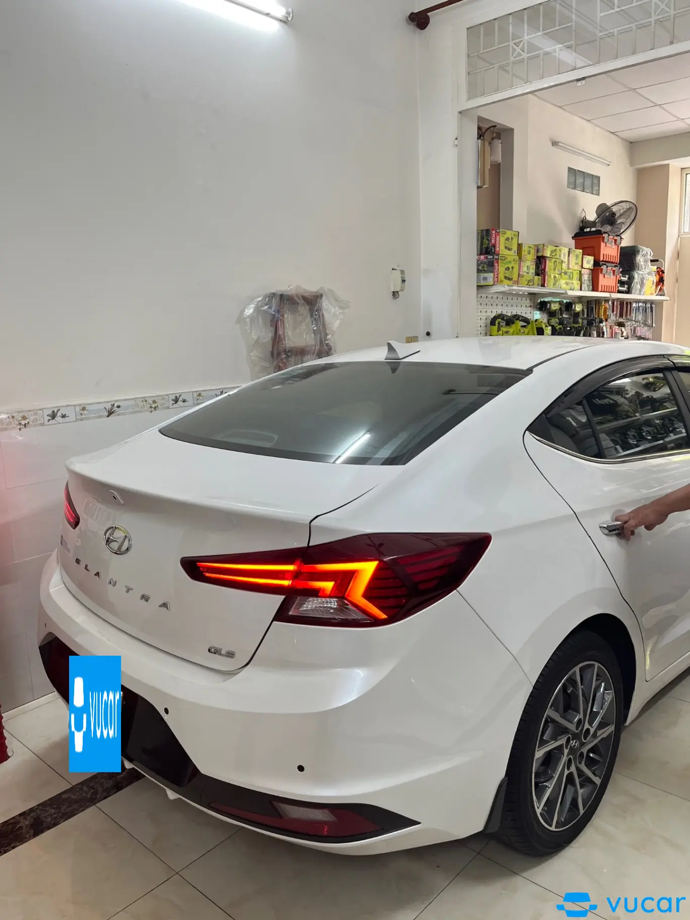 Hyundai Elantra 2.0 AT 2019 - Ngoại thất 1