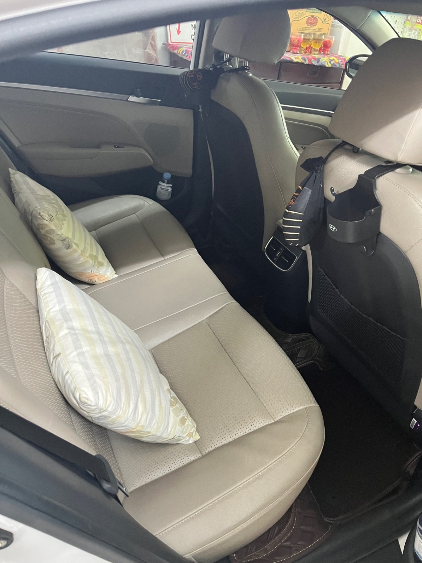 Hyundai Elantra 2.0 AT 2019 - Nội thất 1