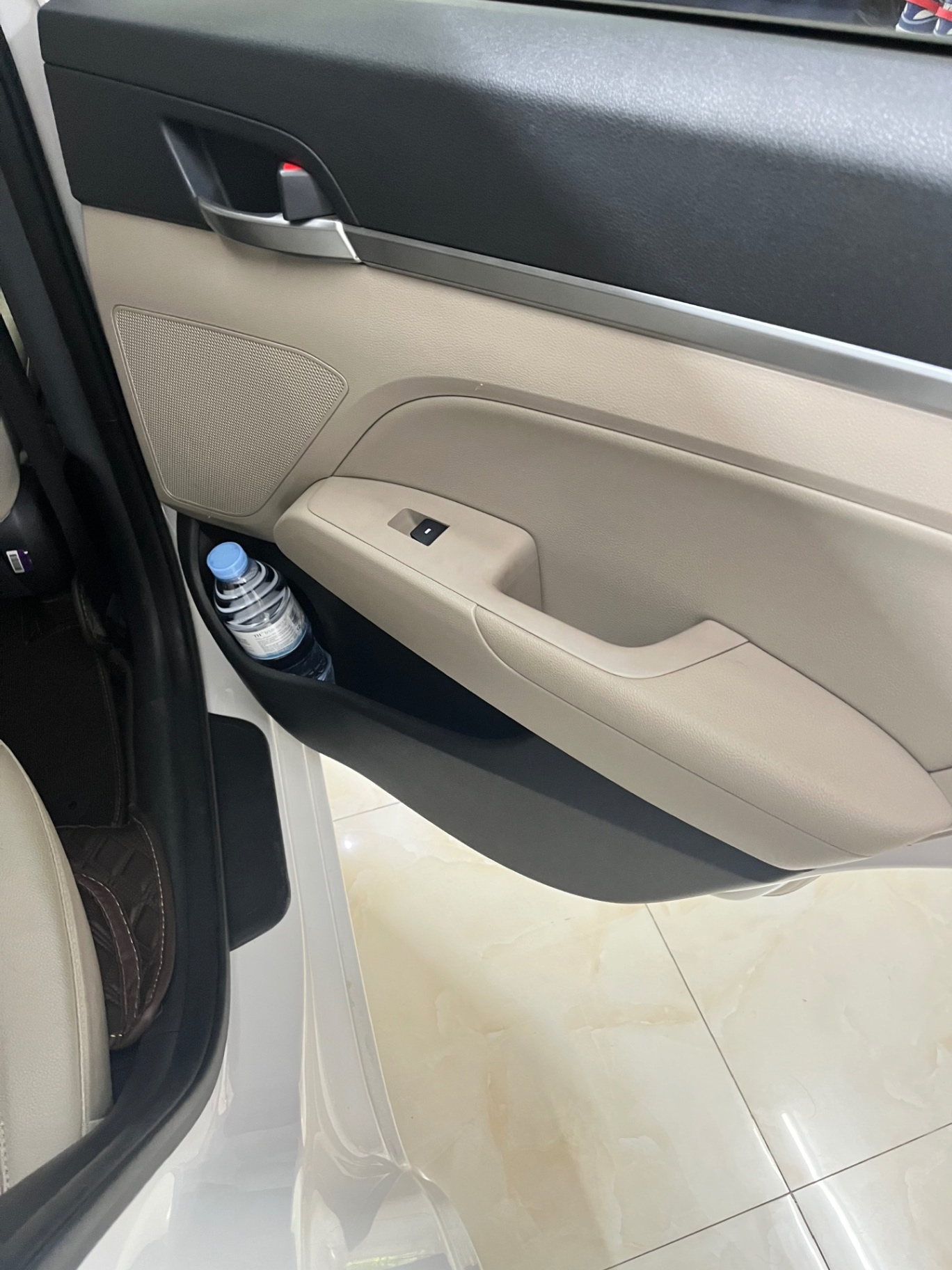 Hyundai Elantra 2.0 AT 2019 - Nội thất 2