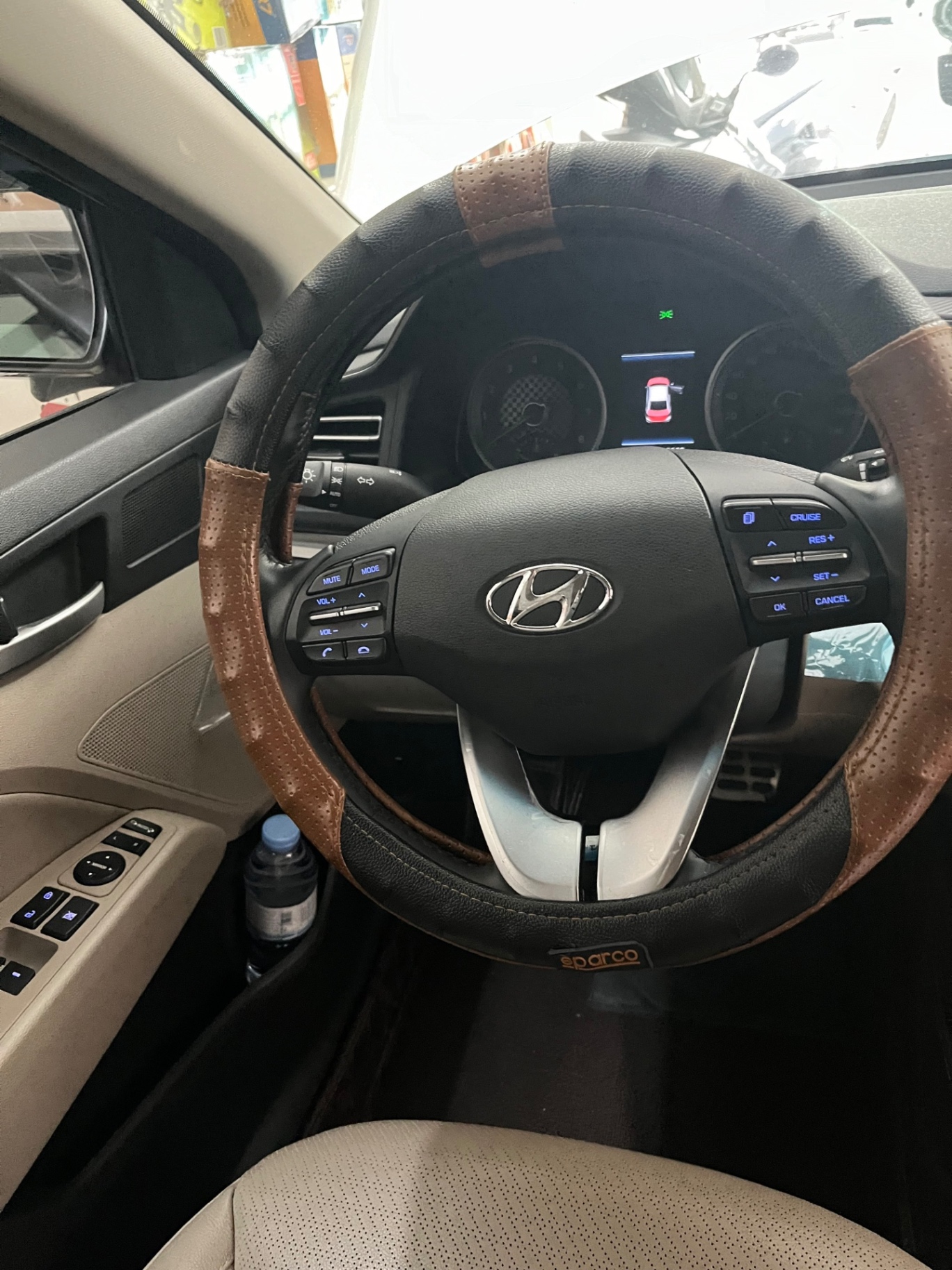 Hyundai Elantra 2.0 AT 2019 - Nội thất 5