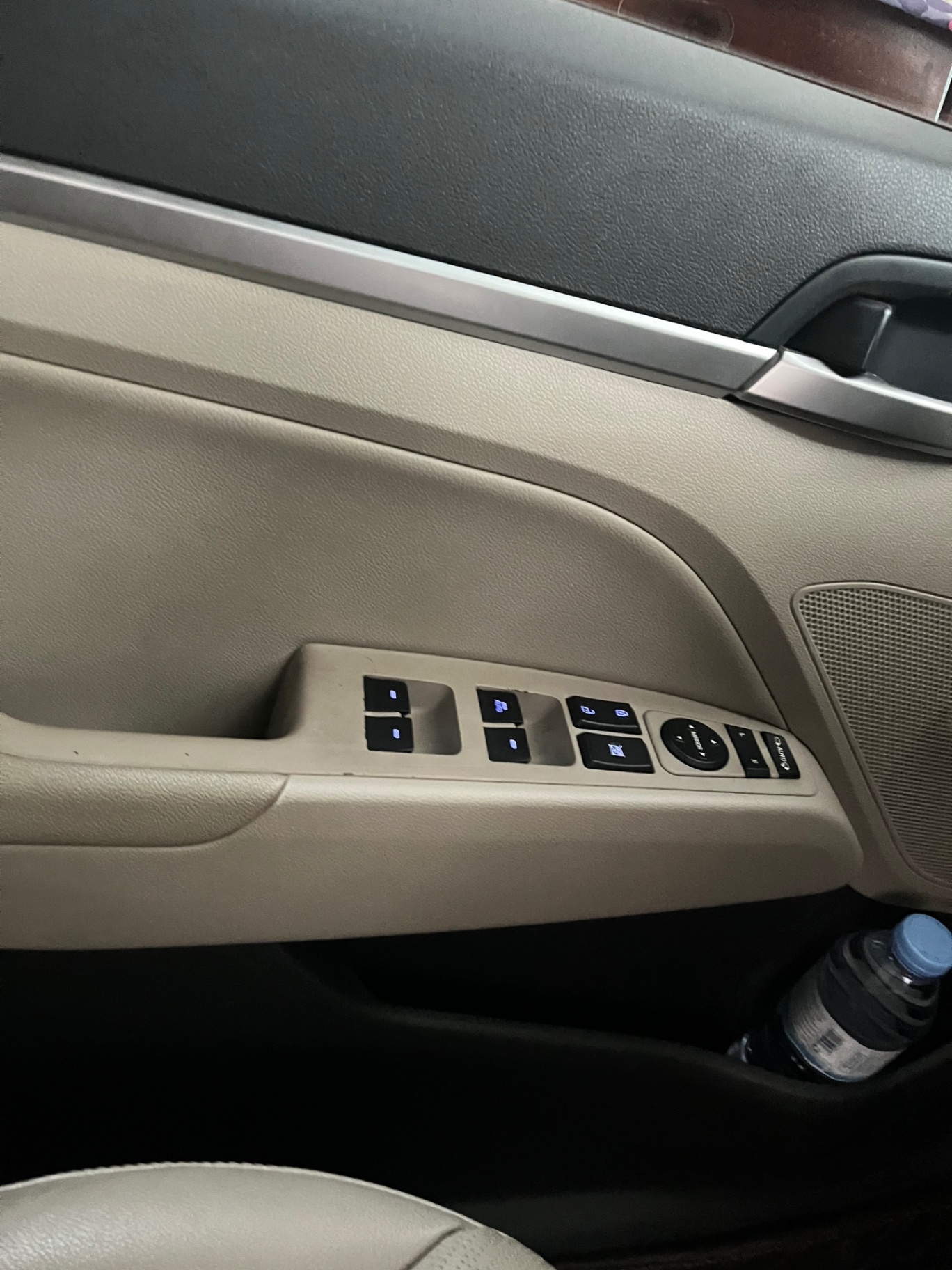Hyundai Elantra 2.0 AT 2019 - Nội thất 6