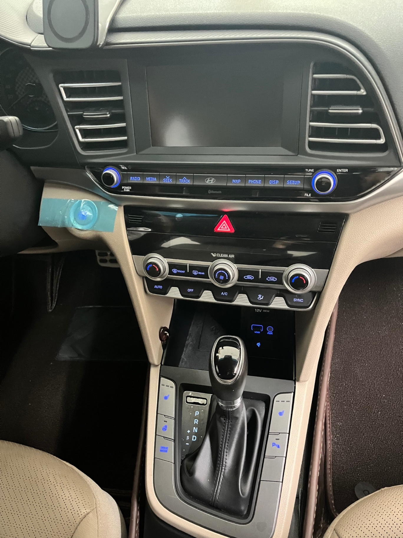 Hyundai Elantra 2.0 AT 2019 - Nội thất 7