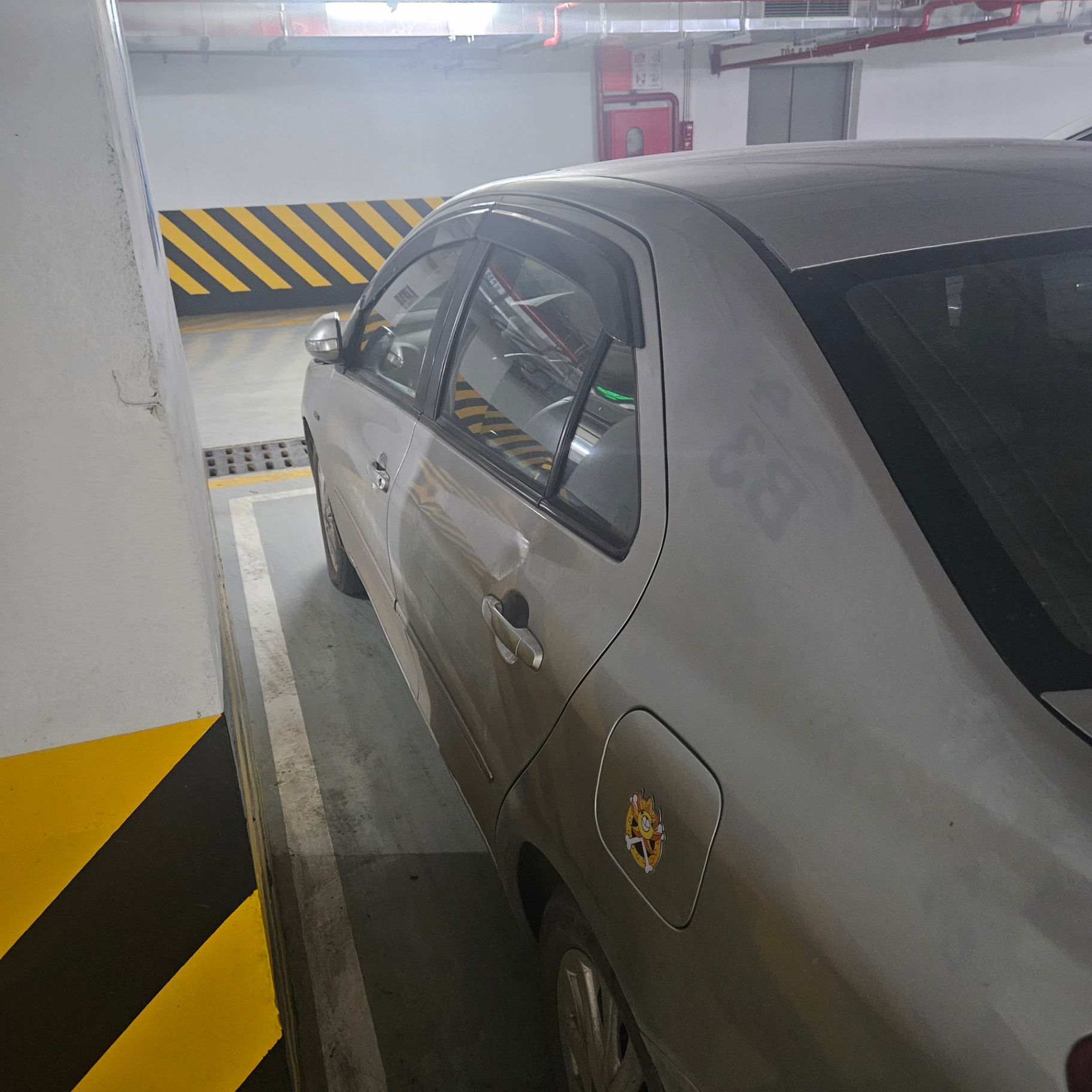 Toyota Vios 1.5G 2011 - Ngoại thất 4