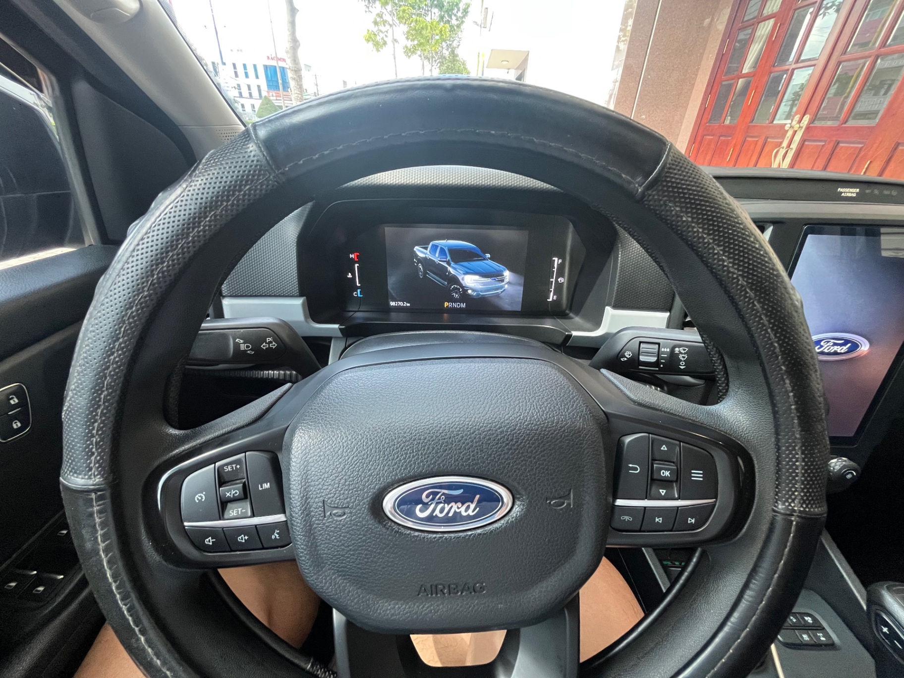 Ford Ranger XLS 2.0L 4x4 AT 2023 - Nội thất 1