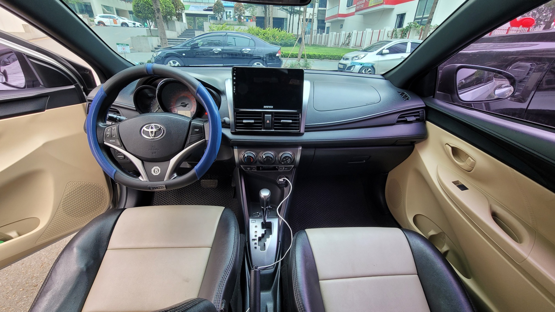Toyota Yaris 1.3E 2014 - Nội thất 1