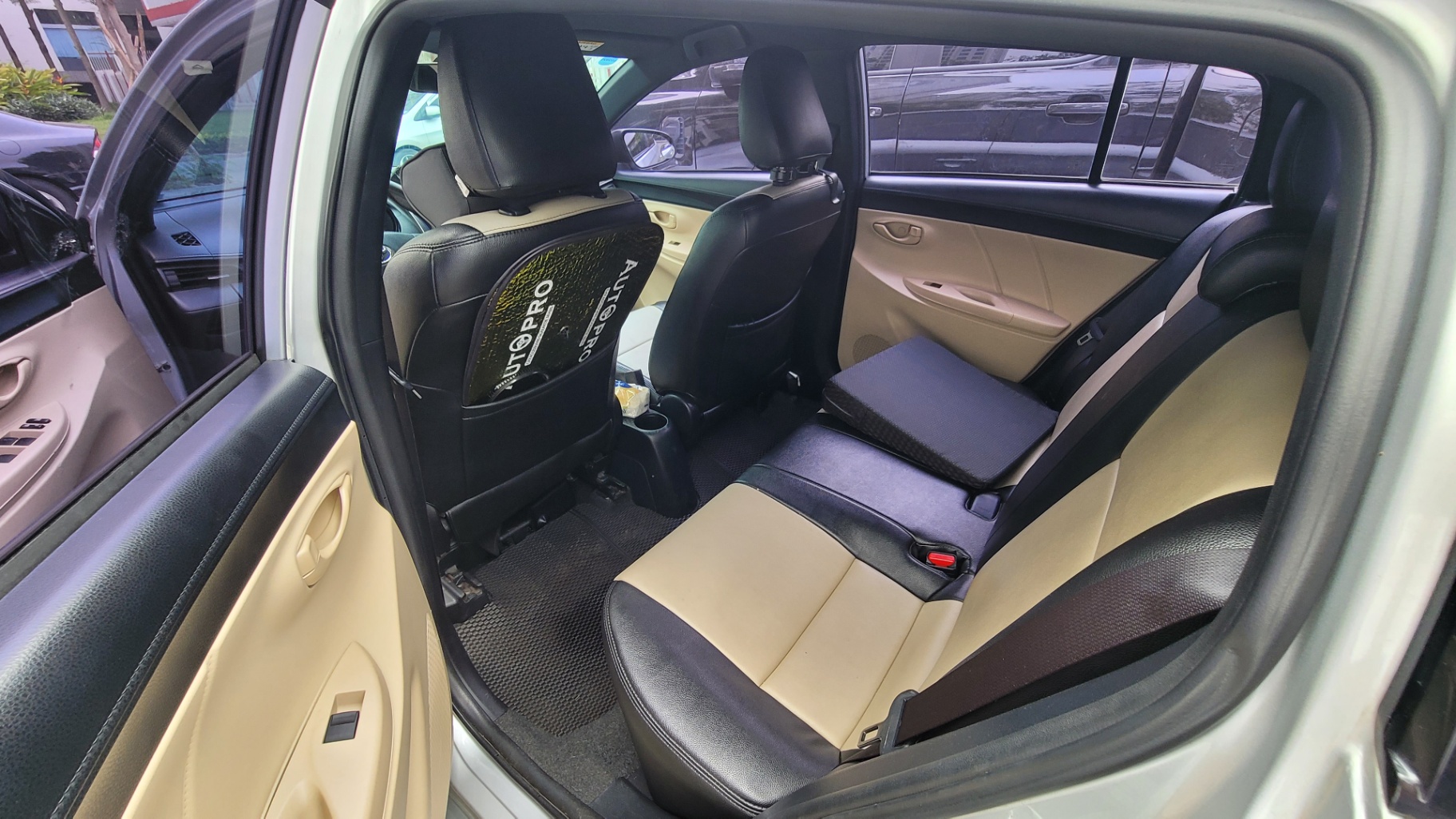 Toyota Yaris 1.3E 2014 - Nội thất 2