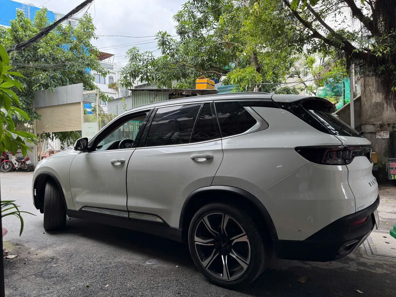 Vinfast Lux sa 2.0 Premium 2.0 AT 2020 - Ngoại thất 2