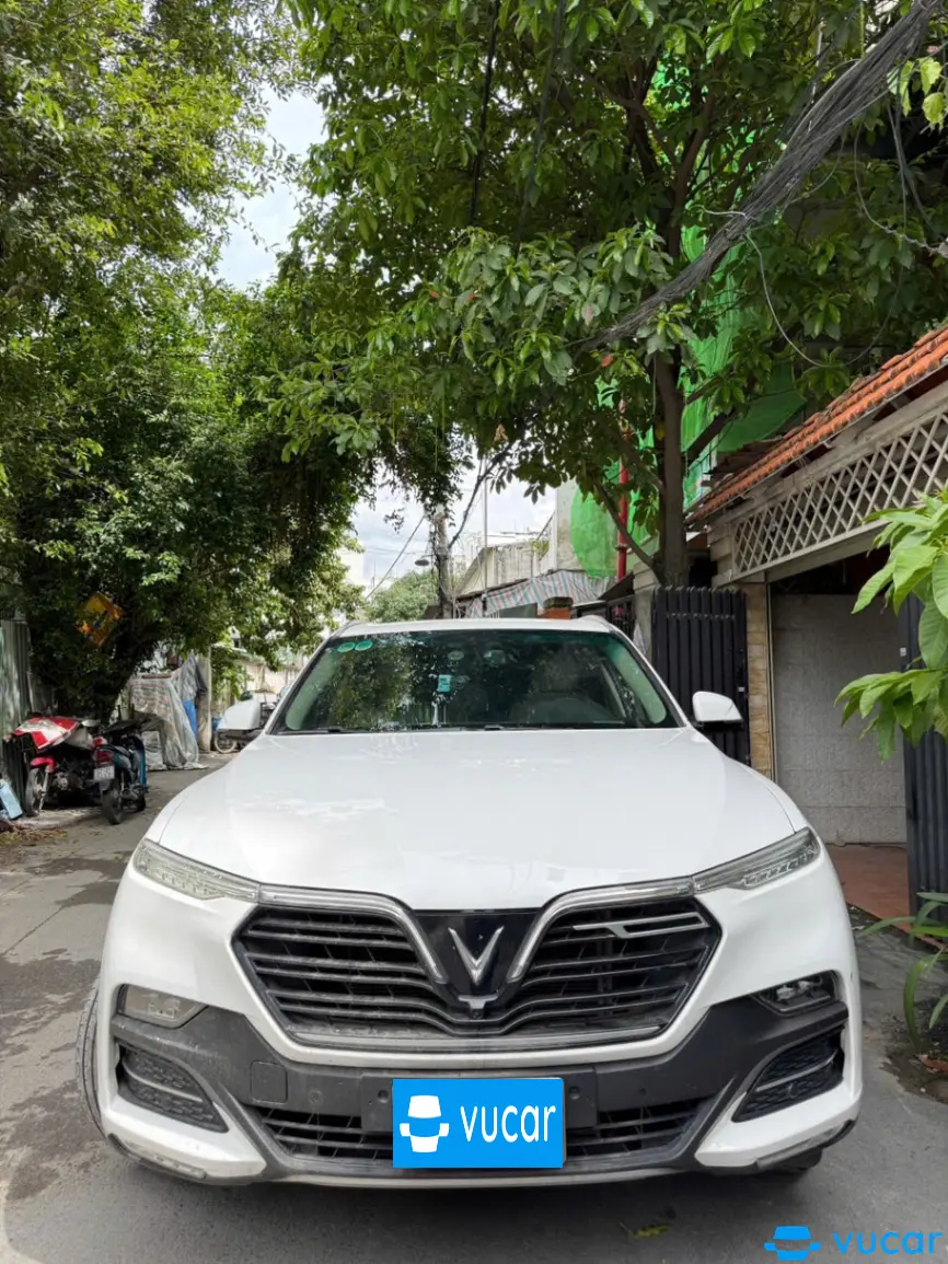 Vinfast Lux sa 2.0 Premium 2.0 AT 2020