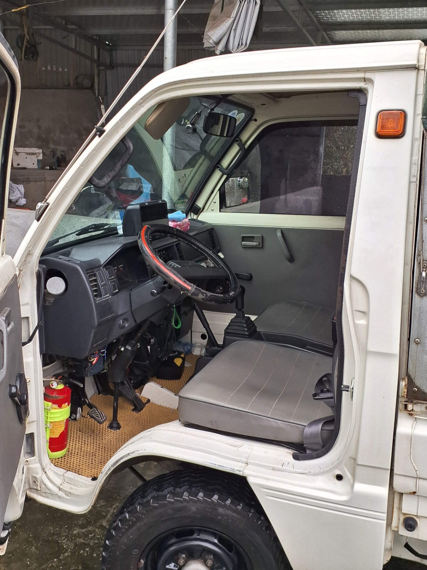 Suzuki Super carry truck 1.0 MT 2018 - Khoang động cơ 1