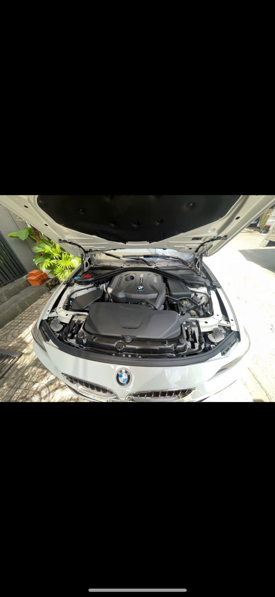 BMW 4 series 420i Gran Coupe 2017 - Khoang động cơ 1