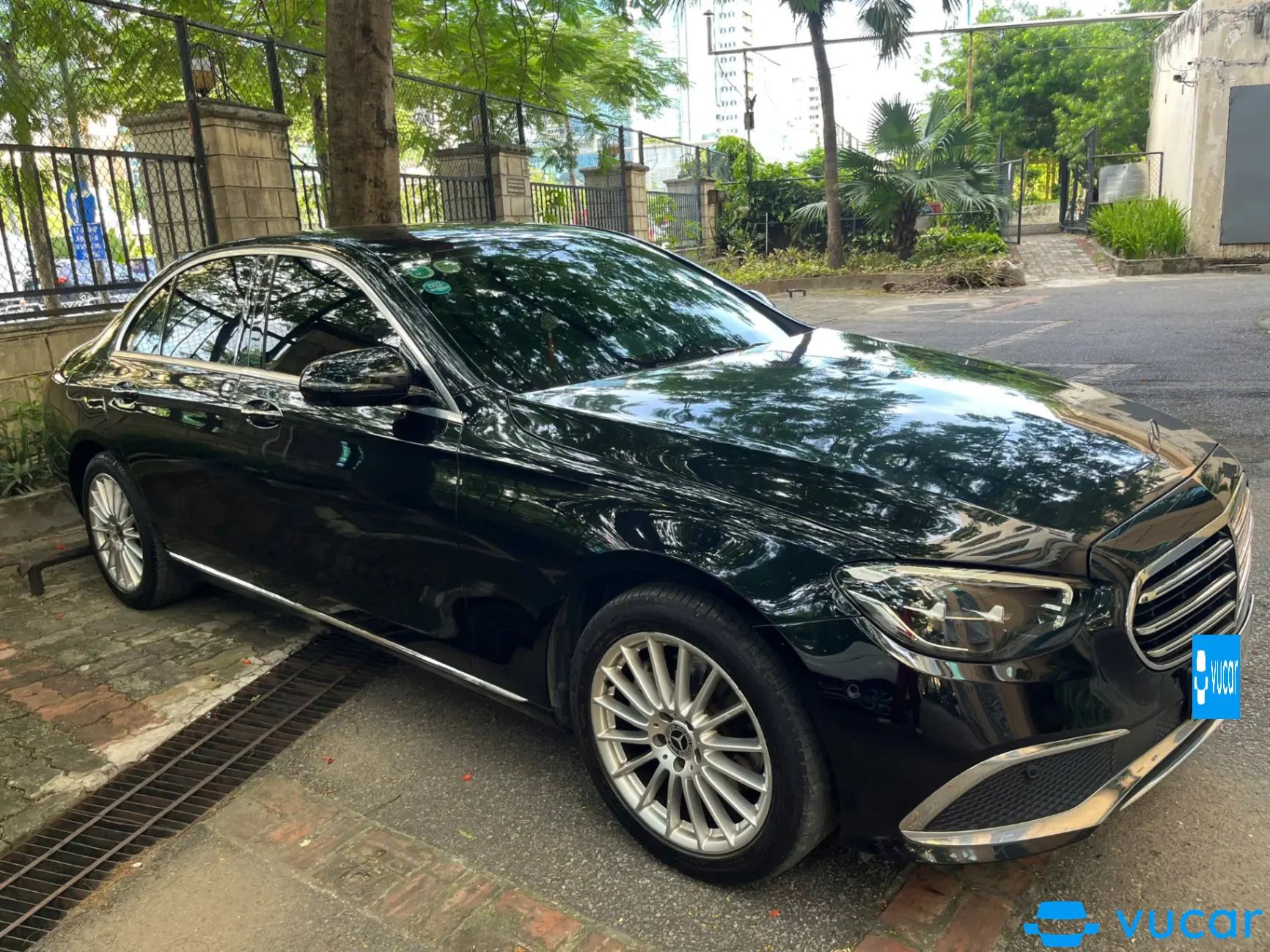 Mercedes E class E200 Exclusive 2021 - Ngoại thất 1