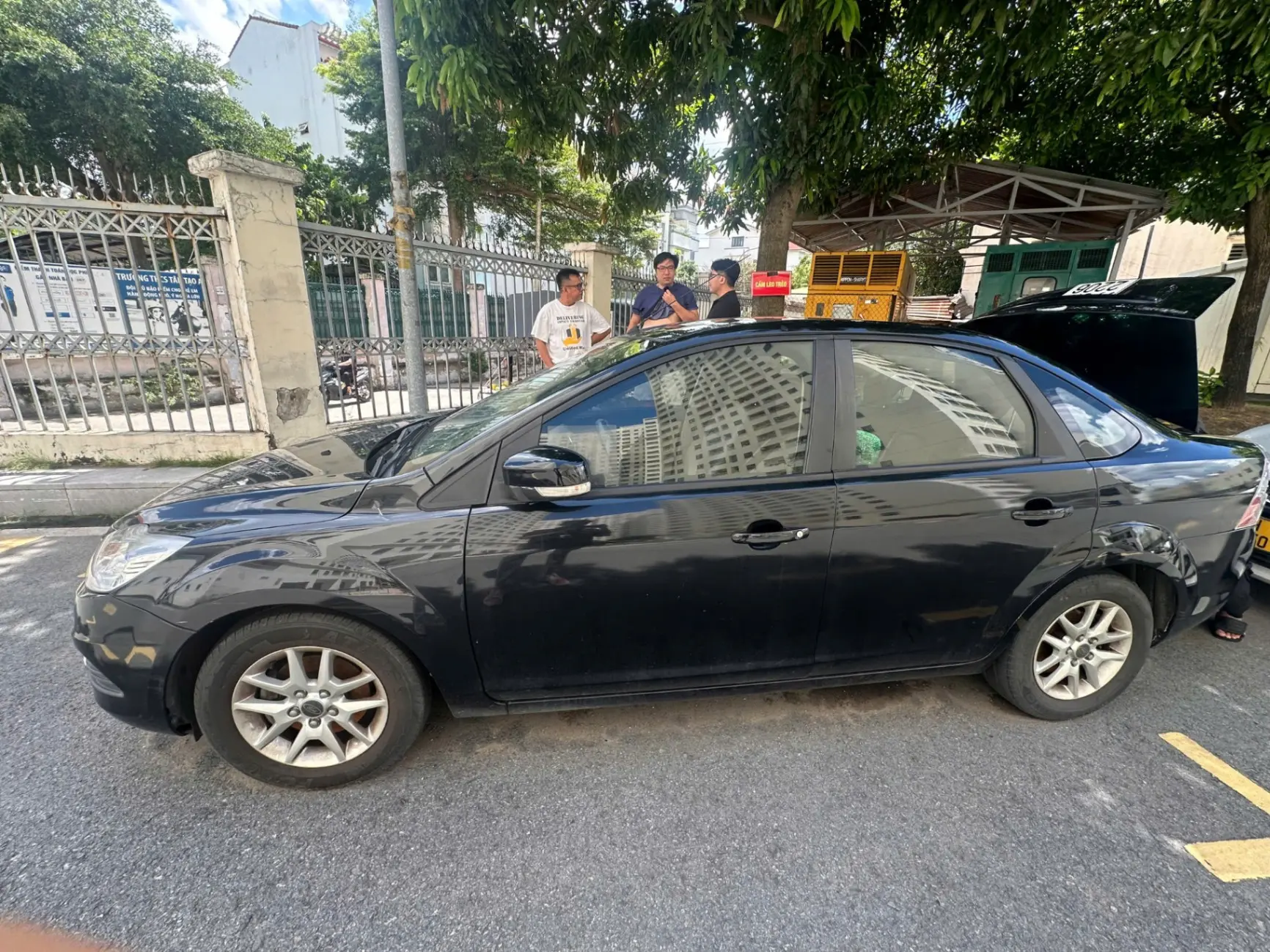 Ford Focus 1.8 MT 2009 - Ngoại thất 6