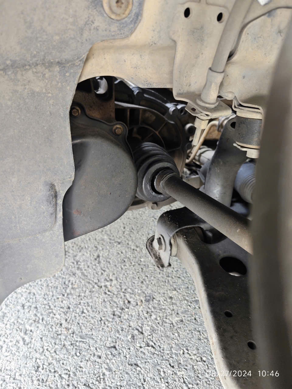 Ford Focus 1.8 MT 2009 - Khoang động cơ 3