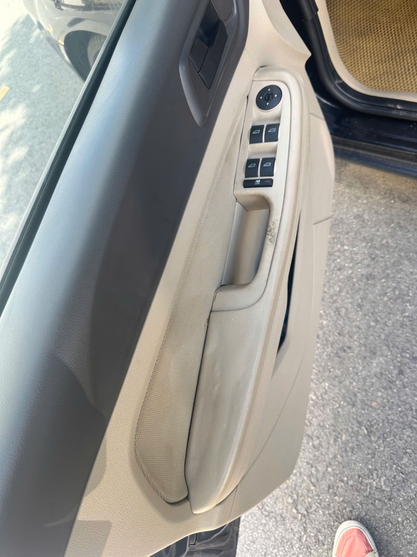 Ford Focus 1.8 MT 2009 - Nội thất 8