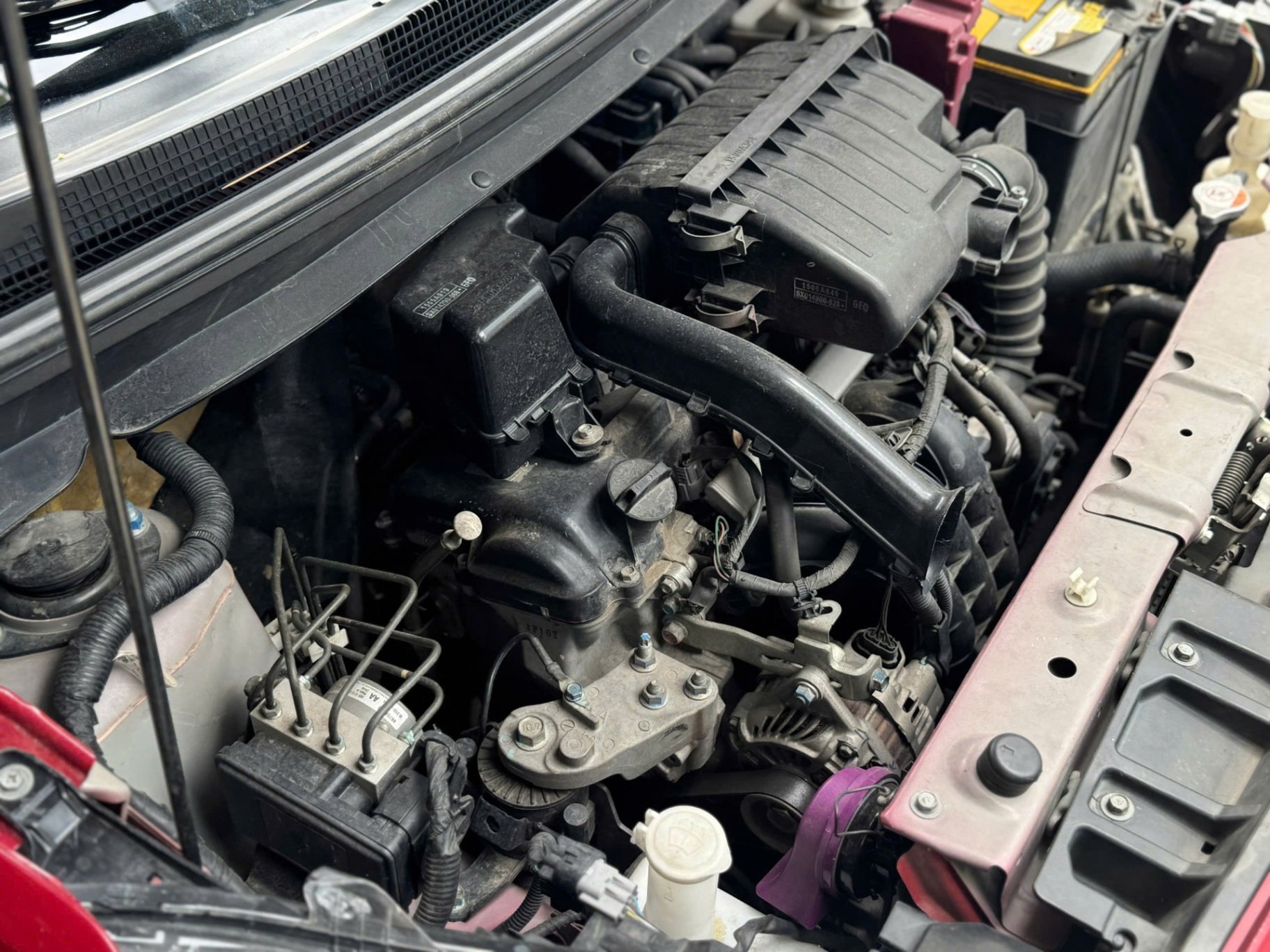 Mitsubishi Attrage 1.2 CVT 2021 - Khoang động cơ 2