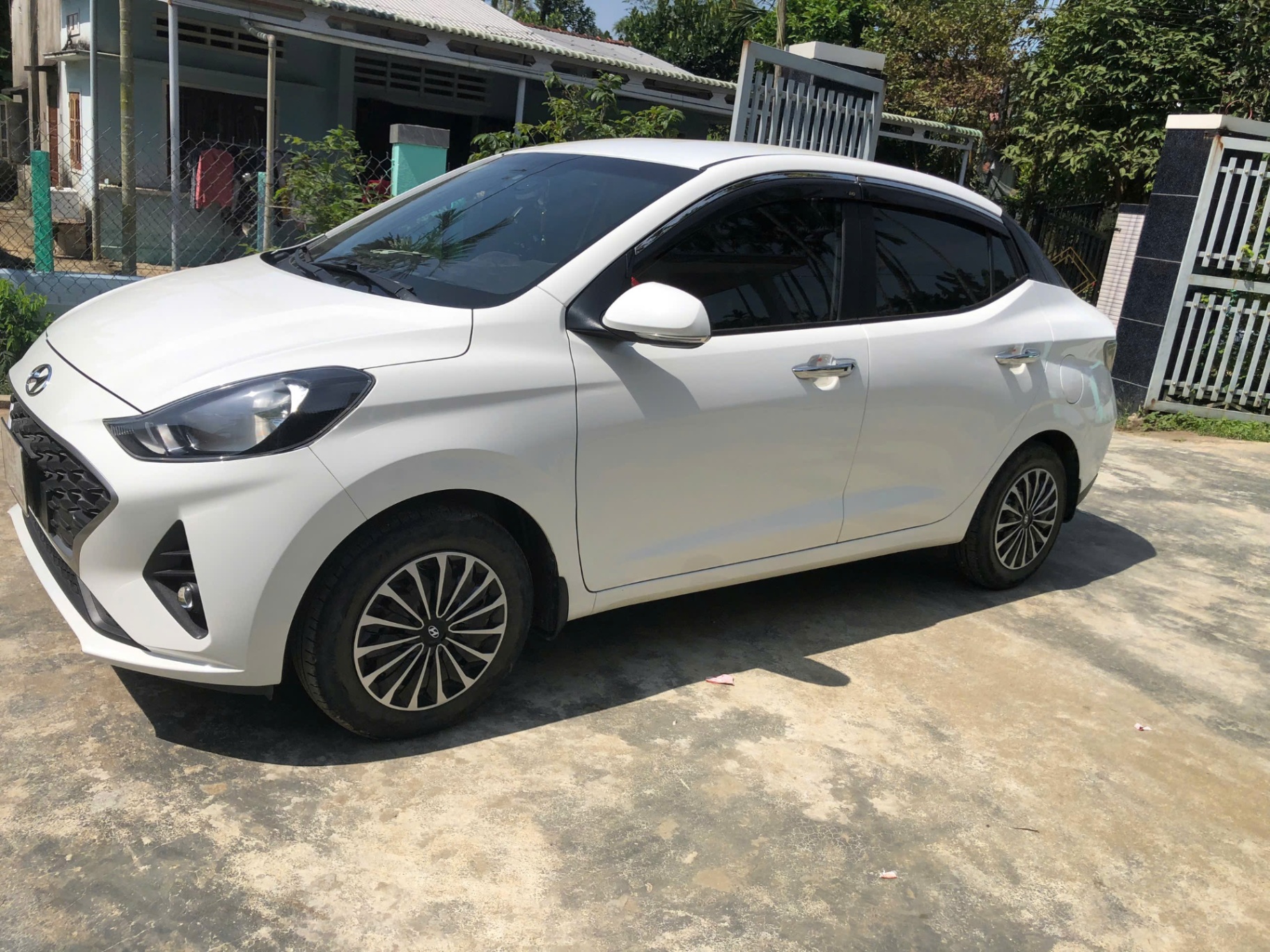 Hyundai I10 1.2 AT Tiêu Chuẩn 2023 - Ngoại thất 1