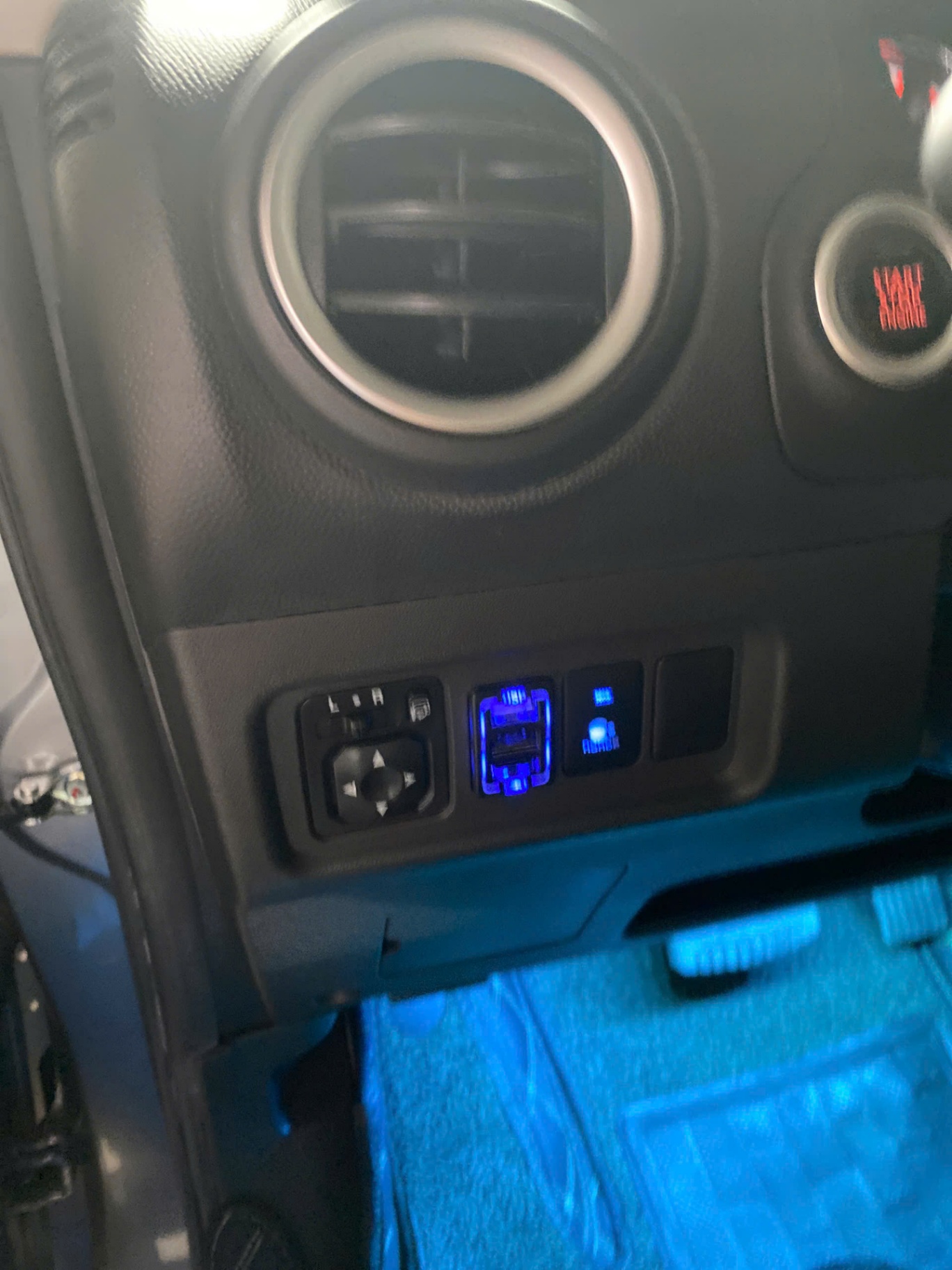 Mitsubishi Attrage 1.2 CVT 2020 - Nội thất 6