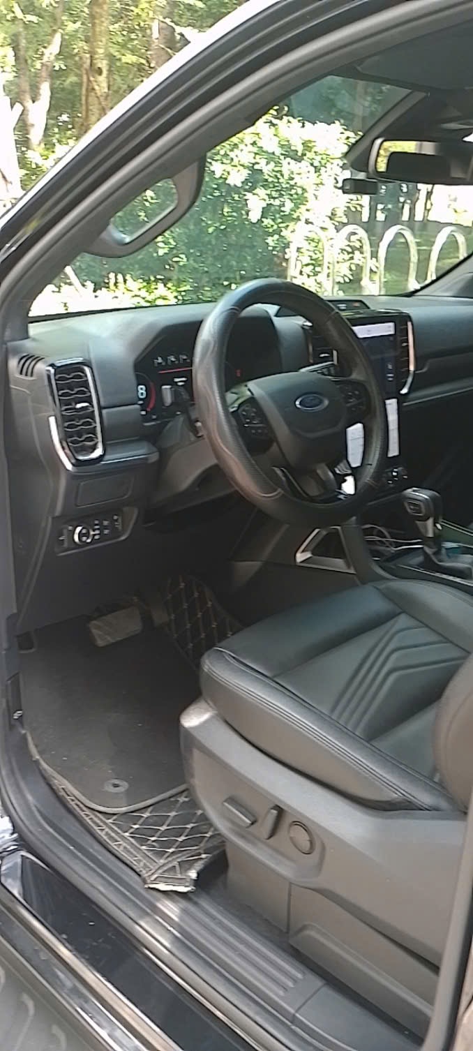 Ford Everest Titanium 2.0L 4x2 AT 2023 - Nội thất 6