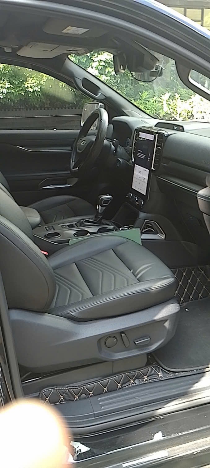 Ford Everest Titanium 2.0L 4x2 AT 2023 - Nội thất 5