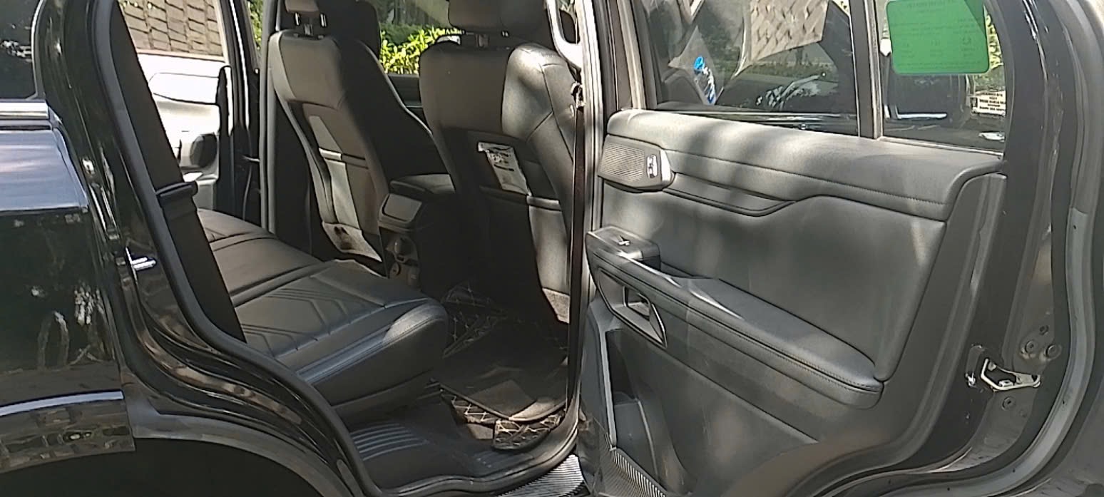 Ford Everest Titanium 2.0L 4x2 AT 2023 - Nội thất 2