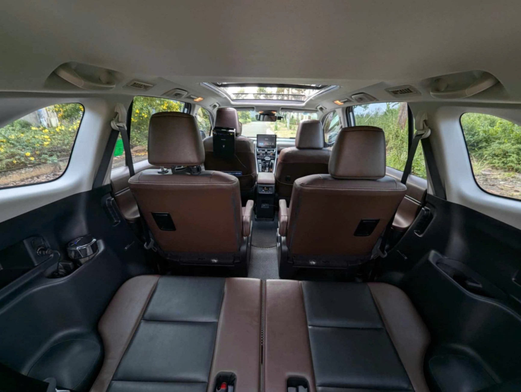 Toyota Innova Cross HEV 2.0 CVT 2024 - Nội thất 2