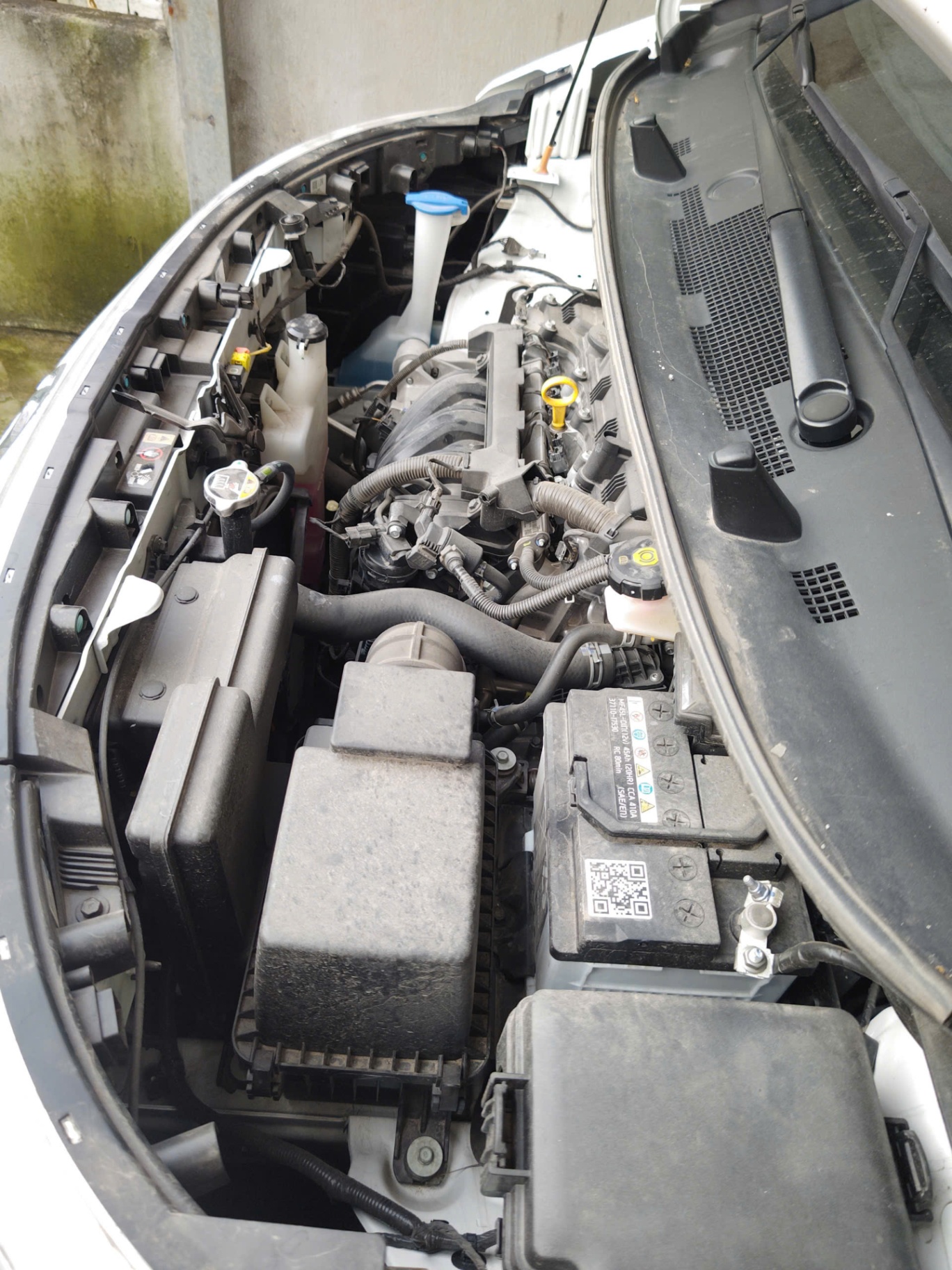 Hyundai Stargazer Tiêu chuẩn 1.5 AT 2024 - Khoang động cơ 1