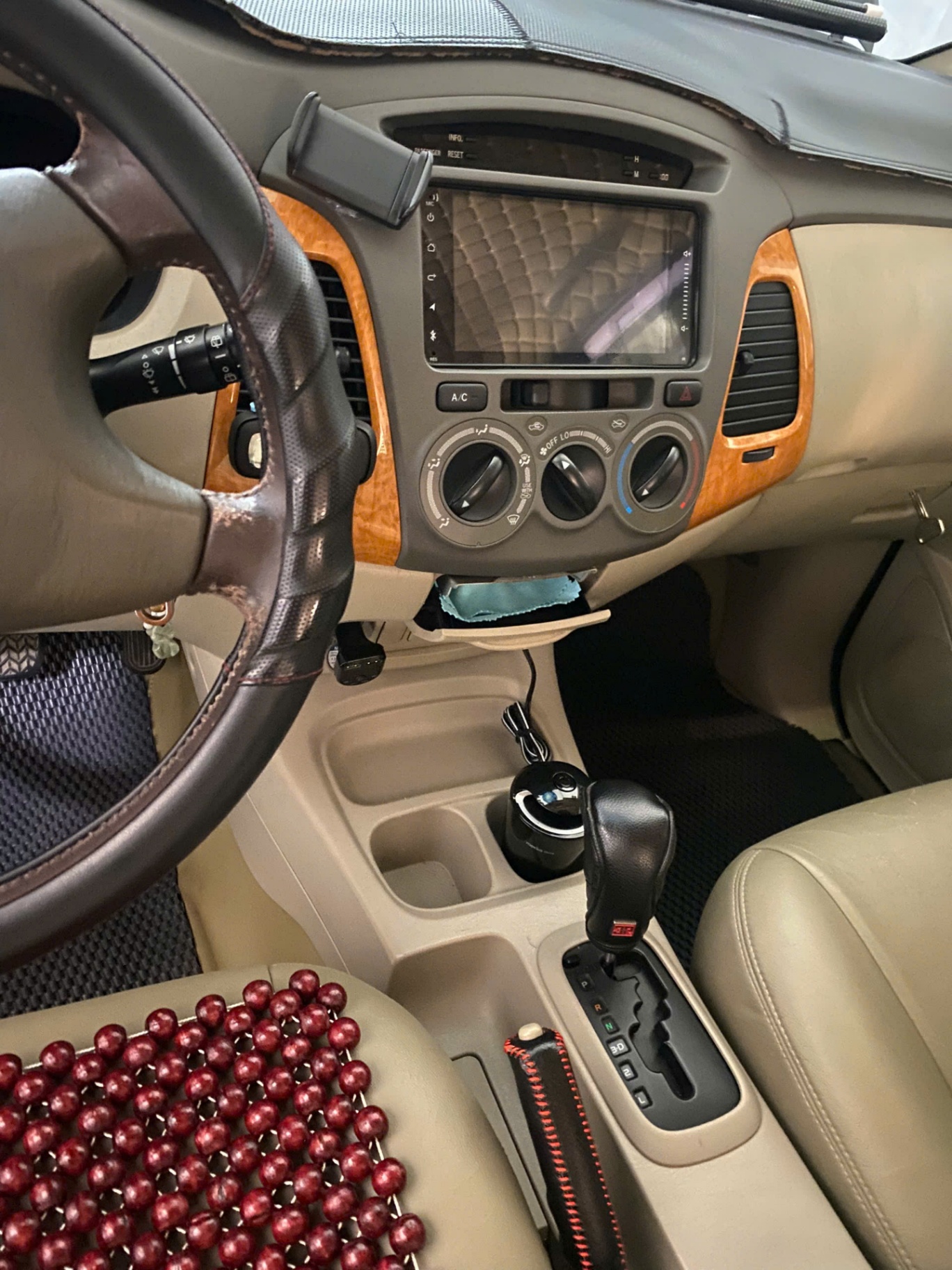 Toyota Innova V 2008 - Nội thất 8