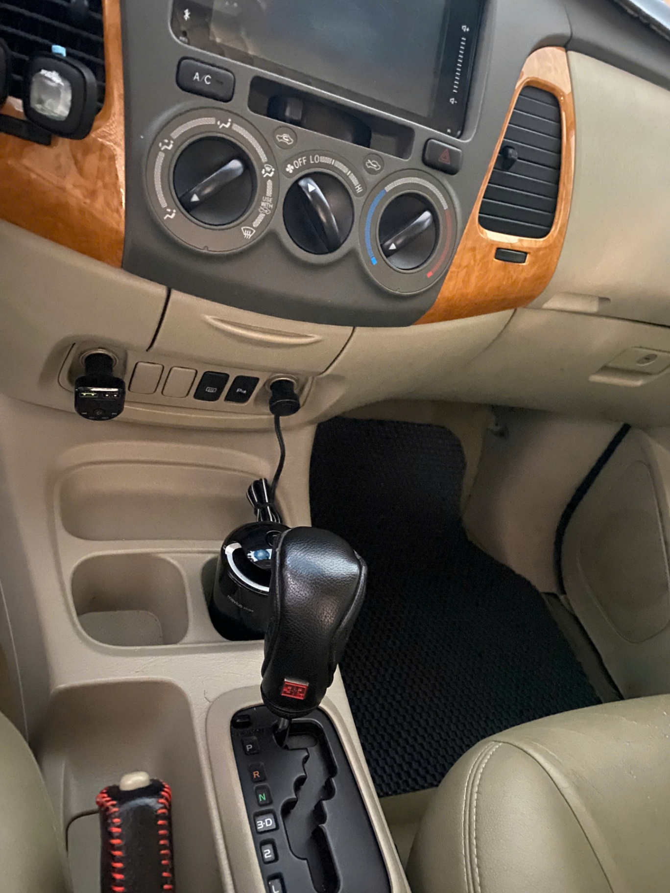 Toyota Innova V 2008 - Nội thất 3