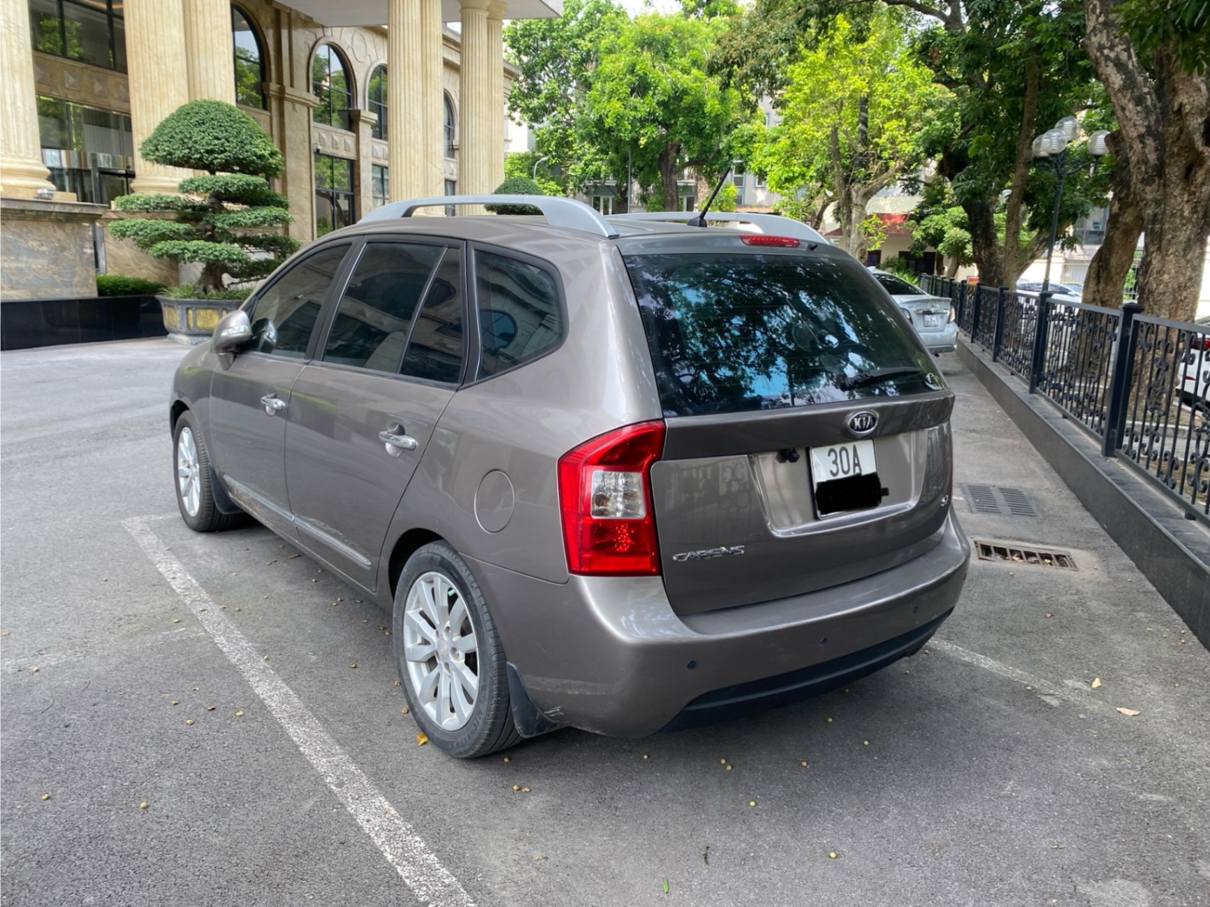 Kia Carens SXAT 2011 - Ngoại thất 2