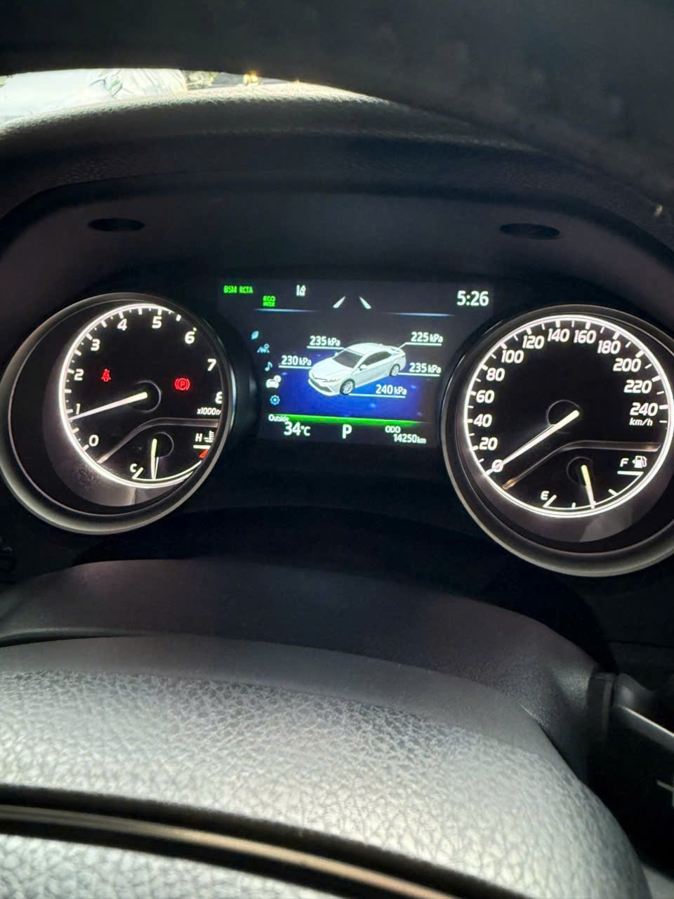 Toyota Camry 2.0Q 2023 - Nội thất 1