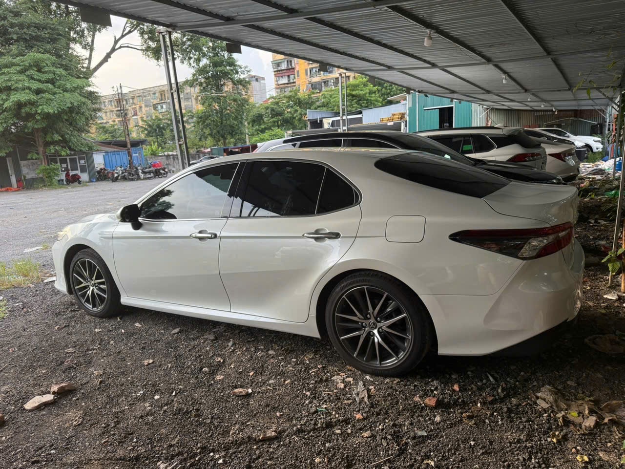 Toyota Camry 2.0Q 2023 - Ngoại thất 5
