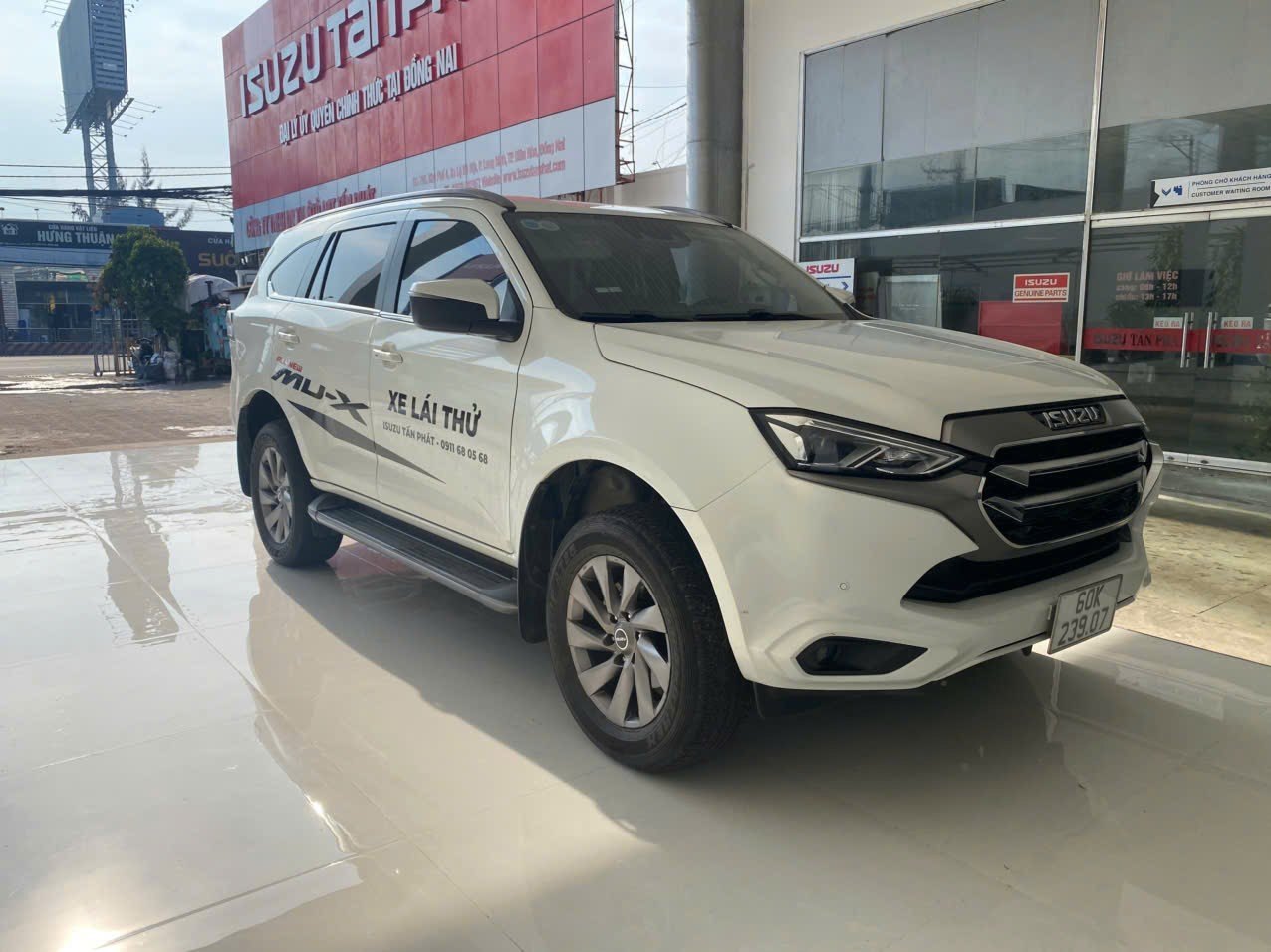 Isuzu Mu-x Prestige 1.9 4X2 AT 2022 - Ngoại thất 2