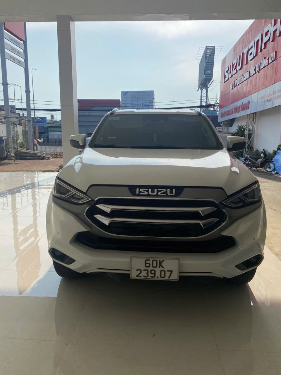 Isuzu Mu-x Prestige 1.9 4X2 AT 2022