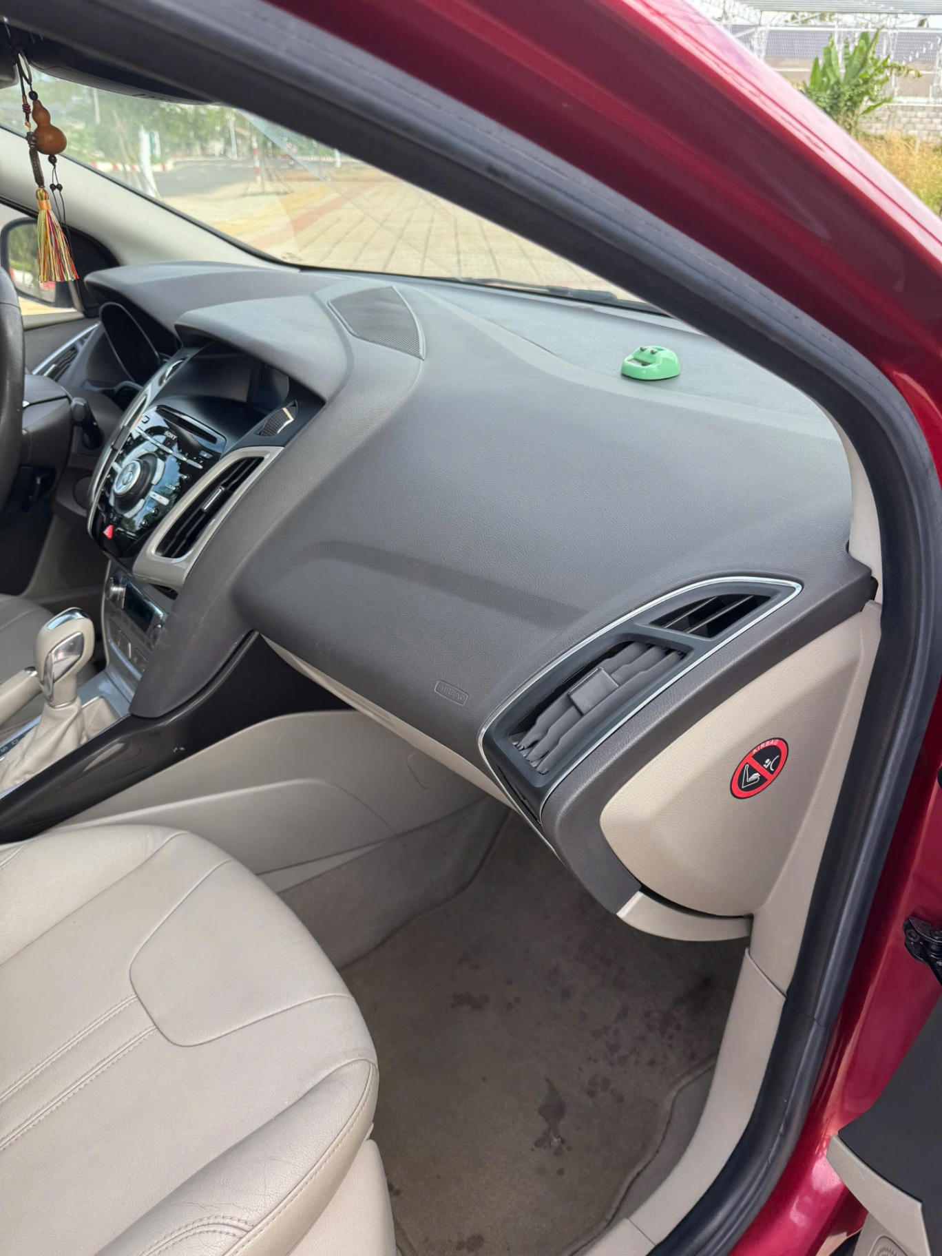 Ford Focus S 2.0 AT 2013 - Nội thất 9