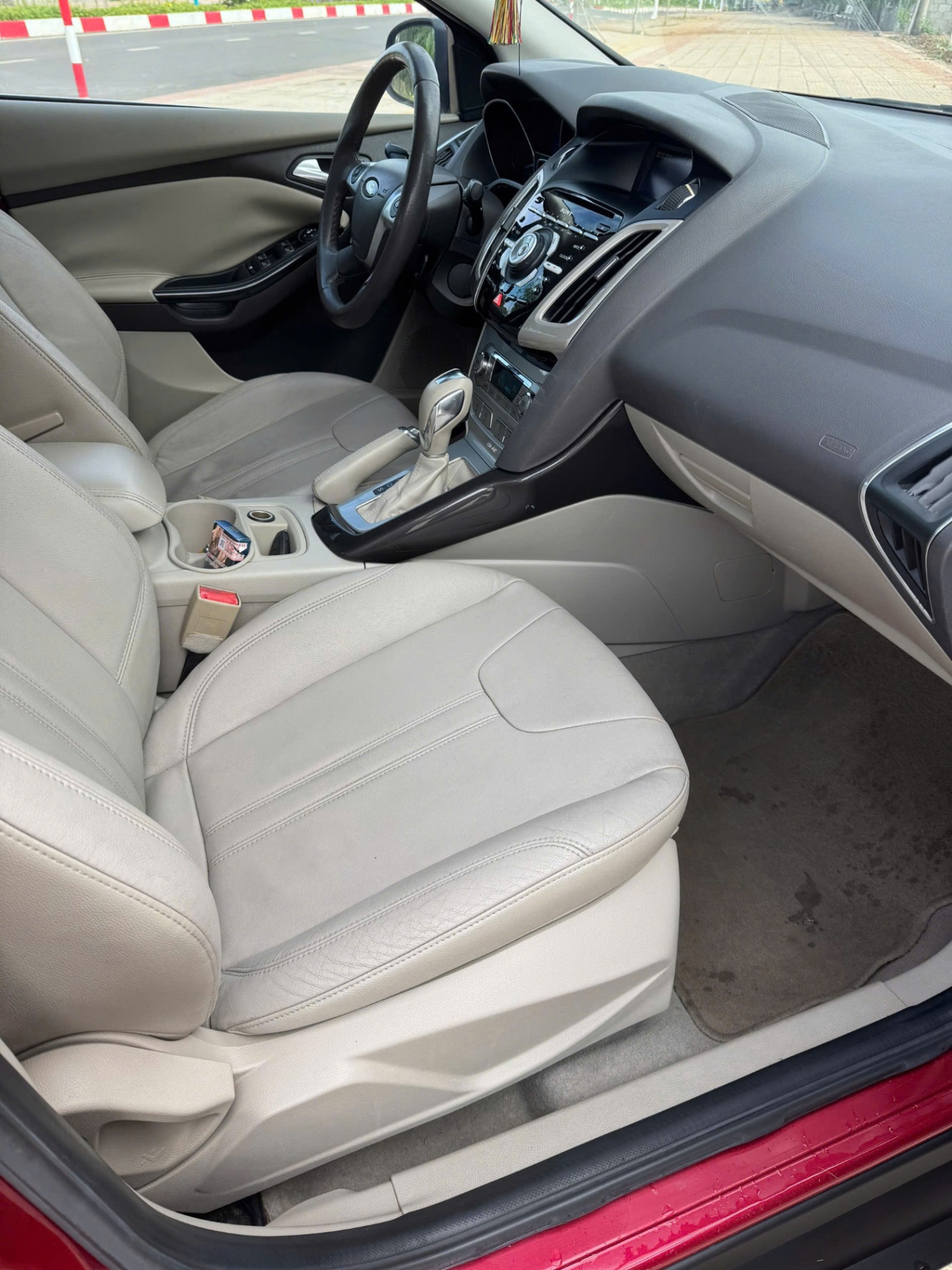 Ford Focus S 2.0 AT 2013 - Nội thất 4