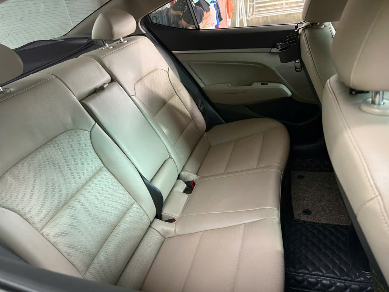 Hyundai Elantra 2.0 AT 2020 - Nội thất 5