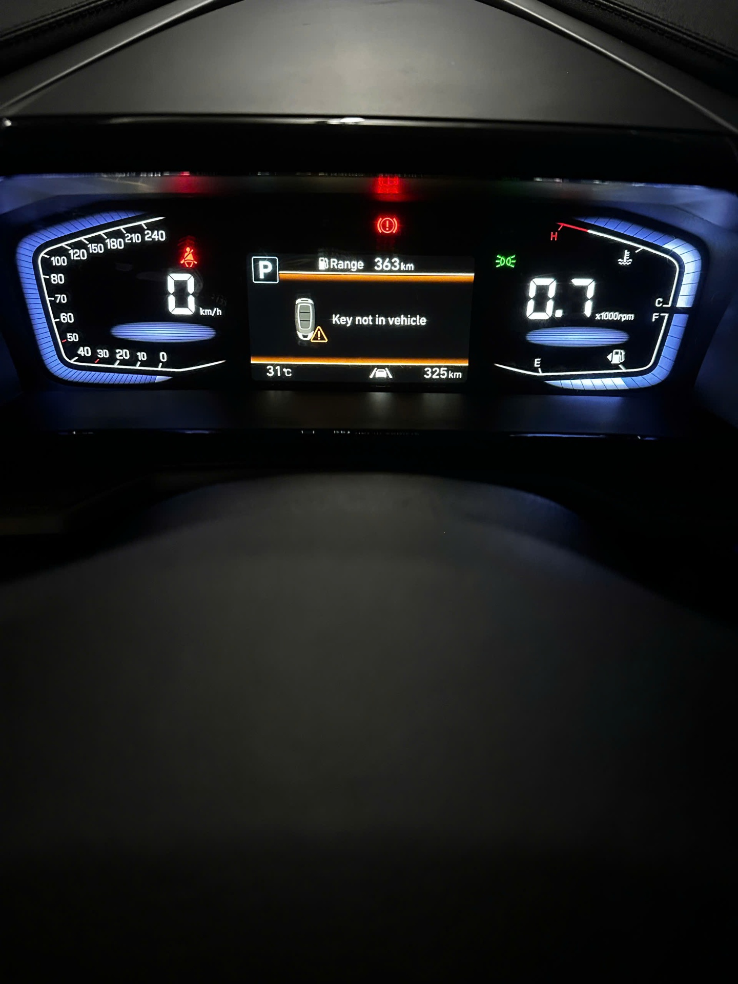 Hyundai Custin Cao Cấp 2.0T 2023 - Nội thất 6