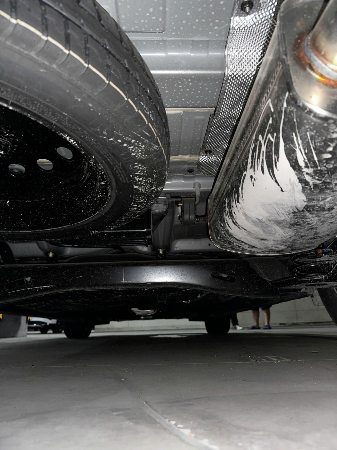 Hyundai Custin Cao Cấp 2.0T 2023 - Gầm & khung xe 1
