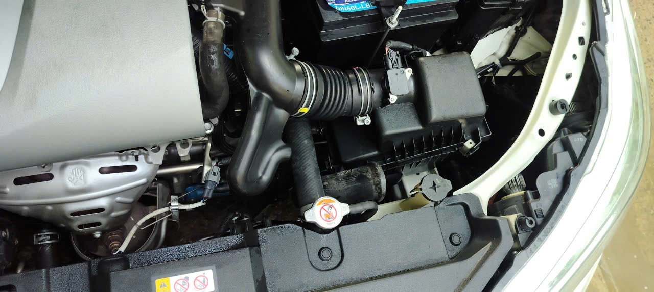 Toyota Vios 1.5E MT 2020 - Khoang động cơ 1