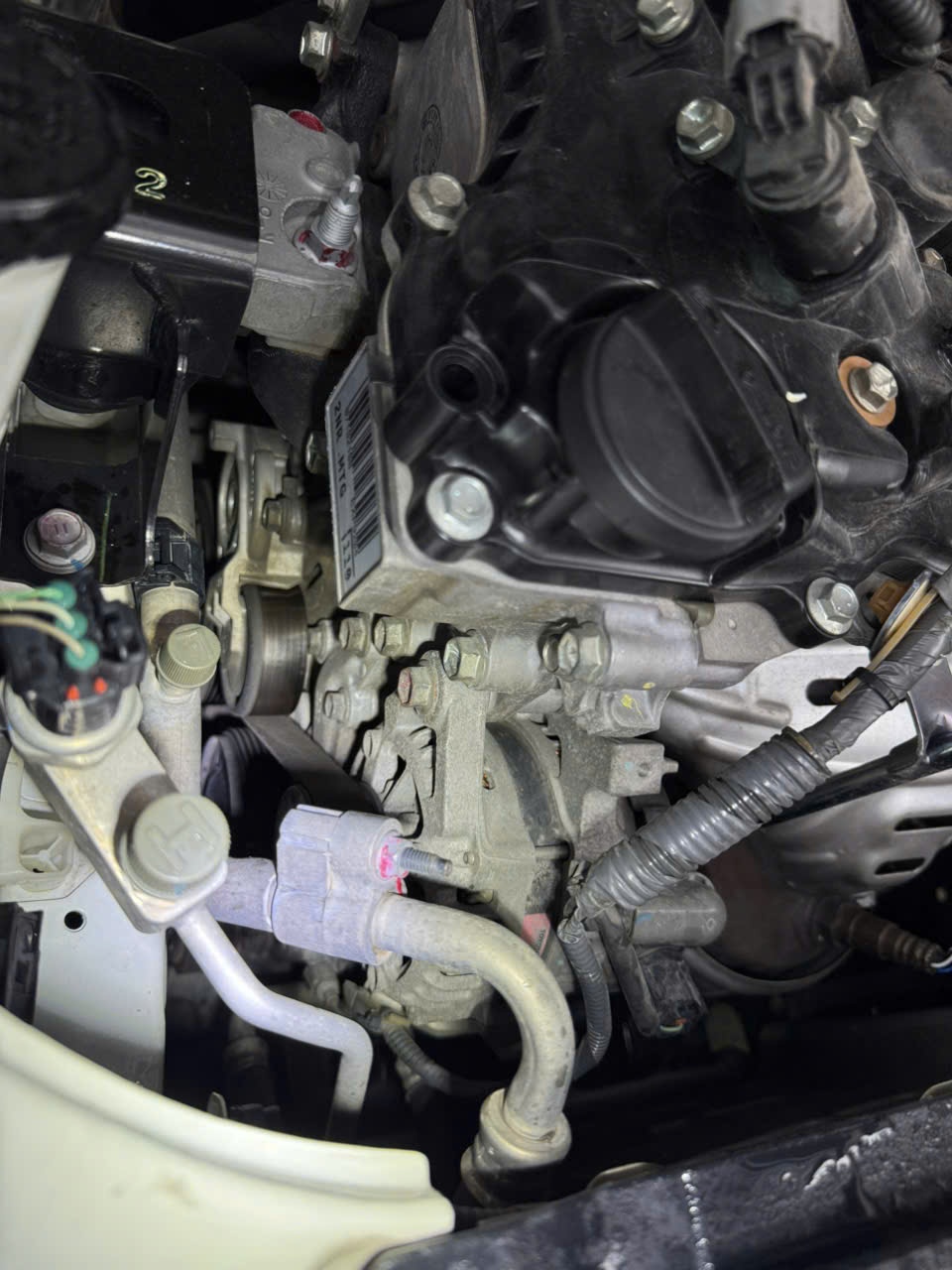 Toyota Vios 1.5E MT 2020 - Khoang động cơ 7