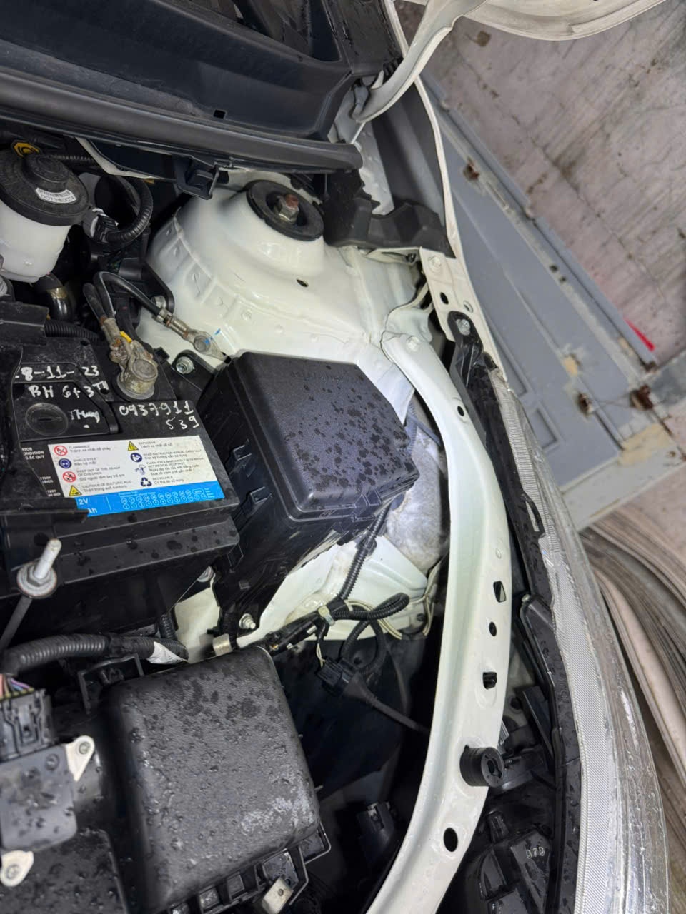 Toyota Vios 1.5E MT 2020 - Khoang động cơ 11