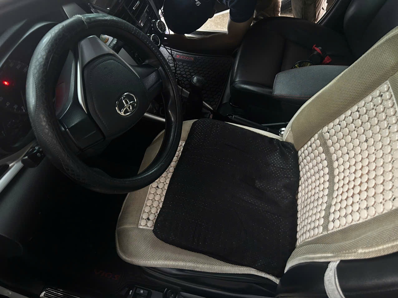 Toyota Vios 1.5E MT 2020 - Nội thất 10